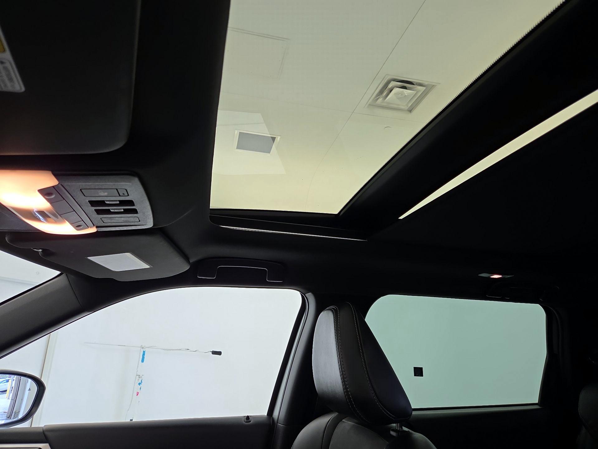 Thumbnail: 2022 Mitsubishi Outlander - 19