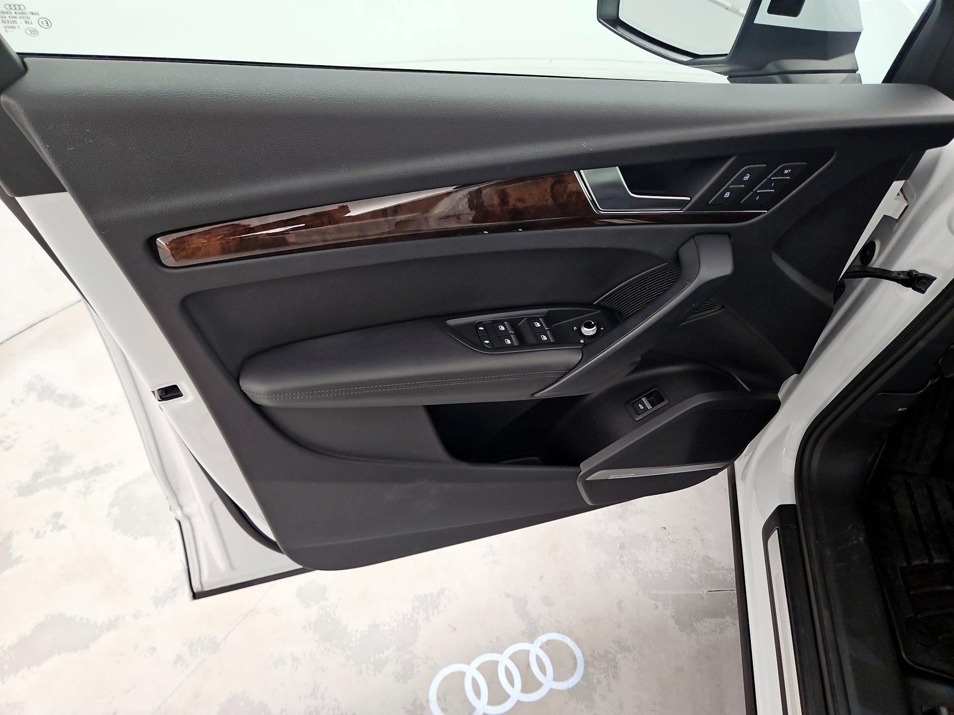 Thumbnail: 2019 Audi Q5 - 12