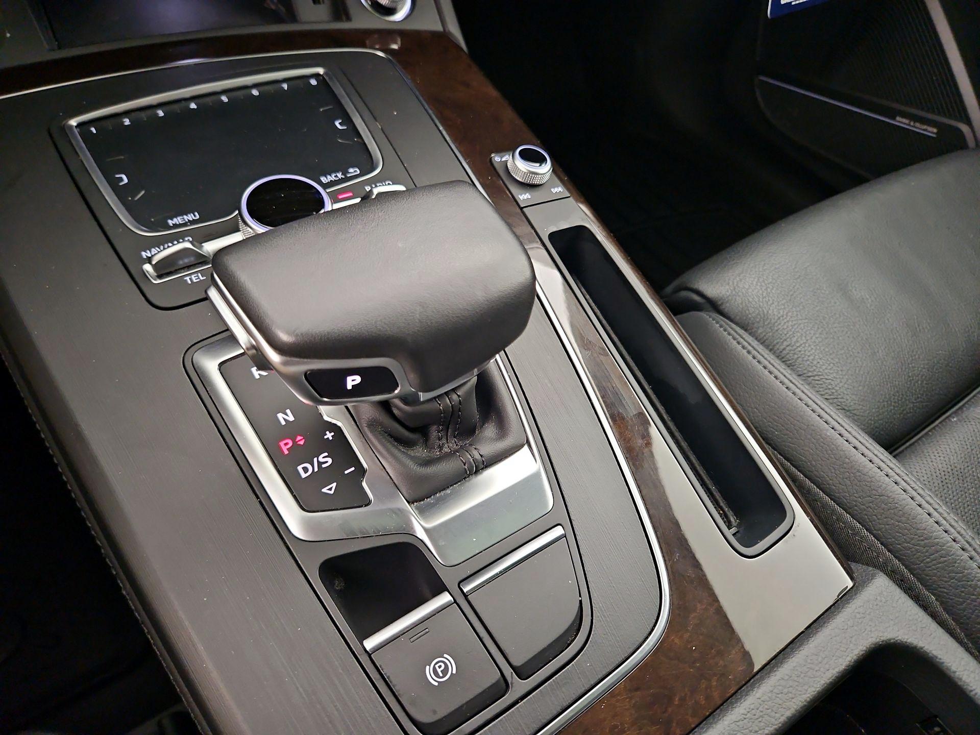 Thumbnail: 2019 Audi Q5 - 18