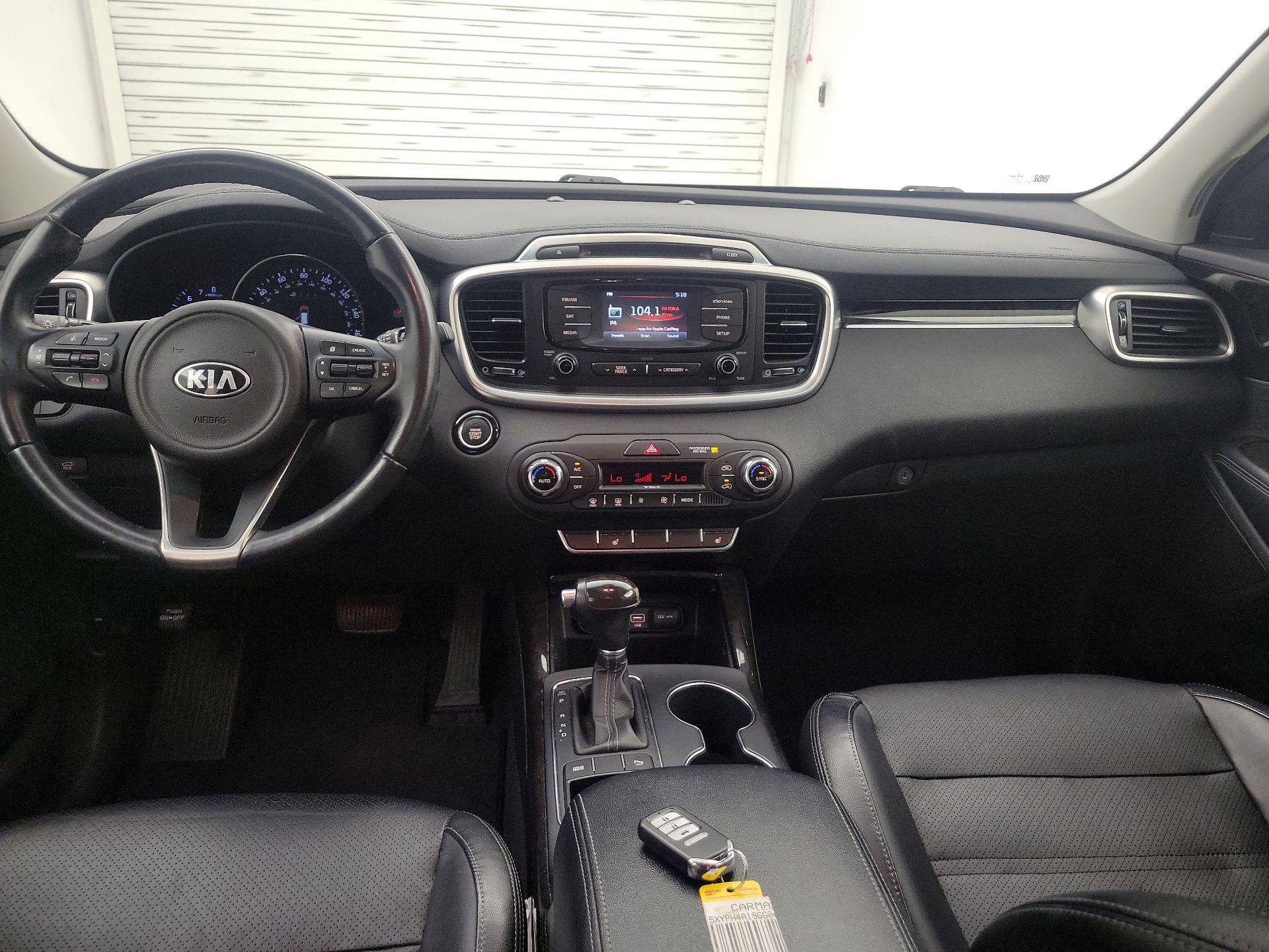 Thumbnail: 2016 Kia Sorento - 9