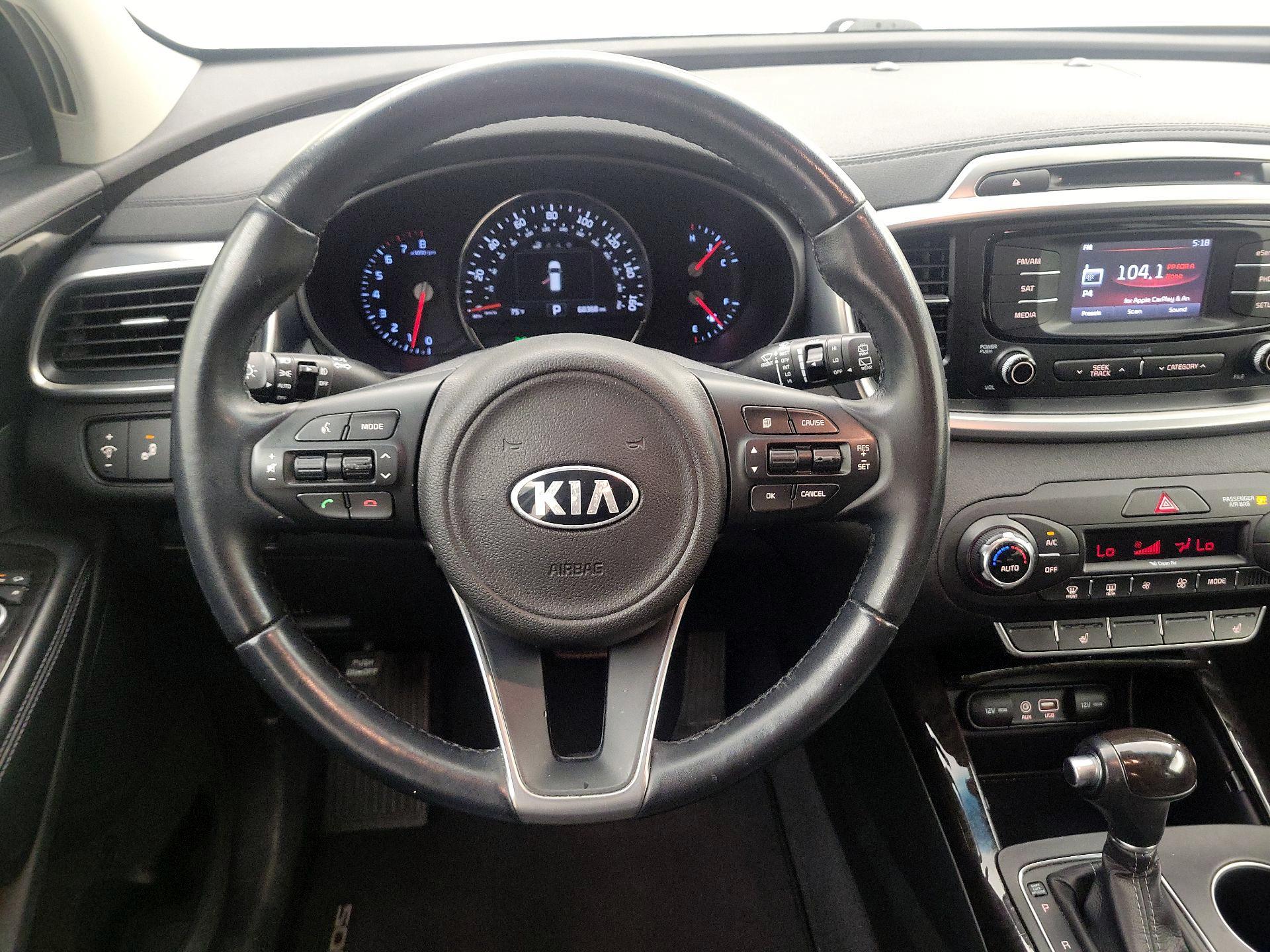Thumbnail: 2016 Kia Sorento - 10