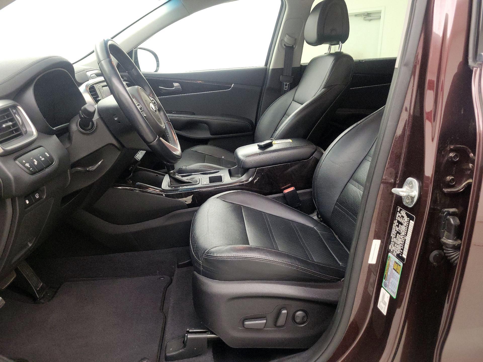 Thumbnail: 2016 Kia Sorento - 11