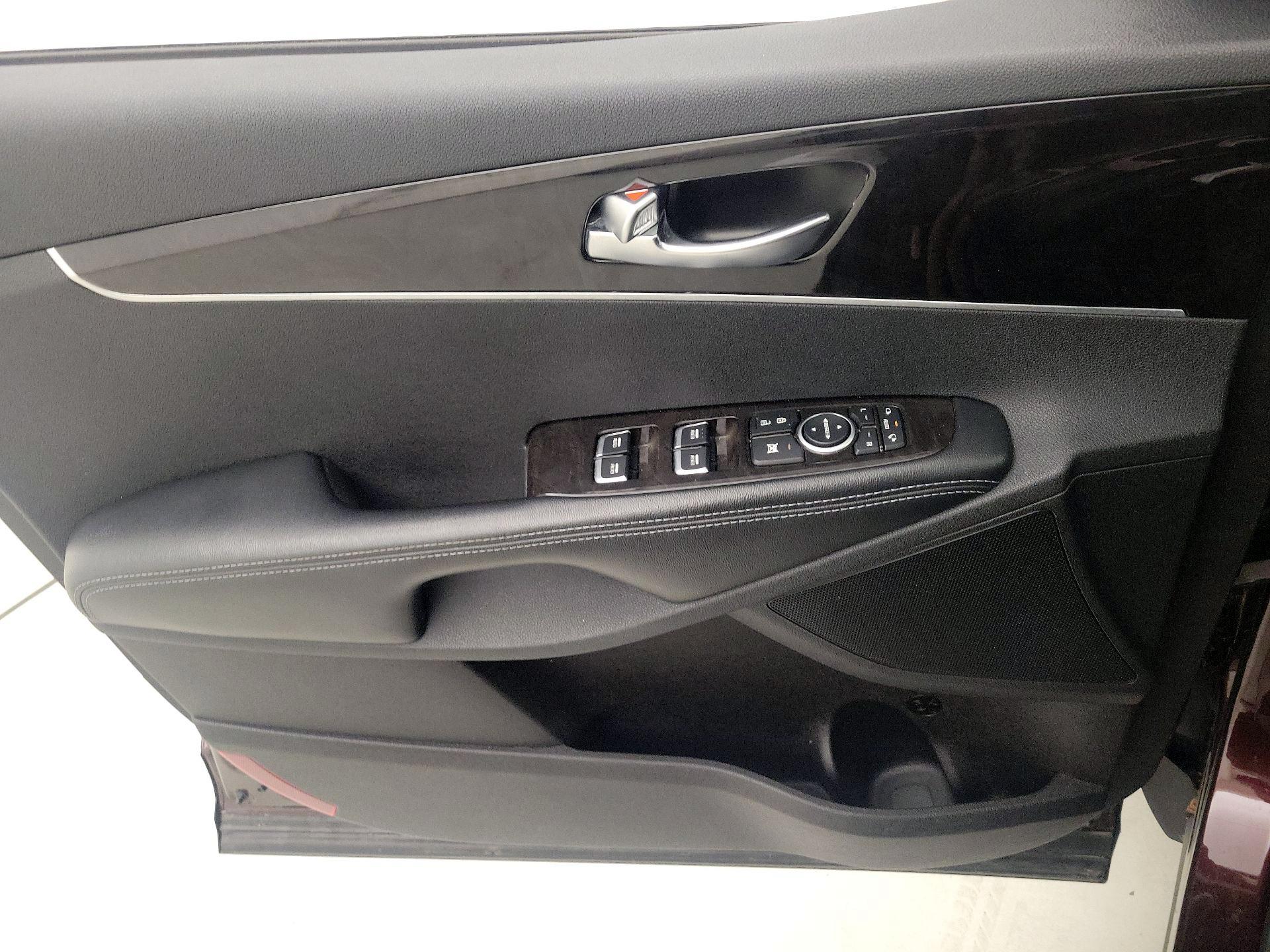 Thumbnail: 2016 Kia Sorento - 12