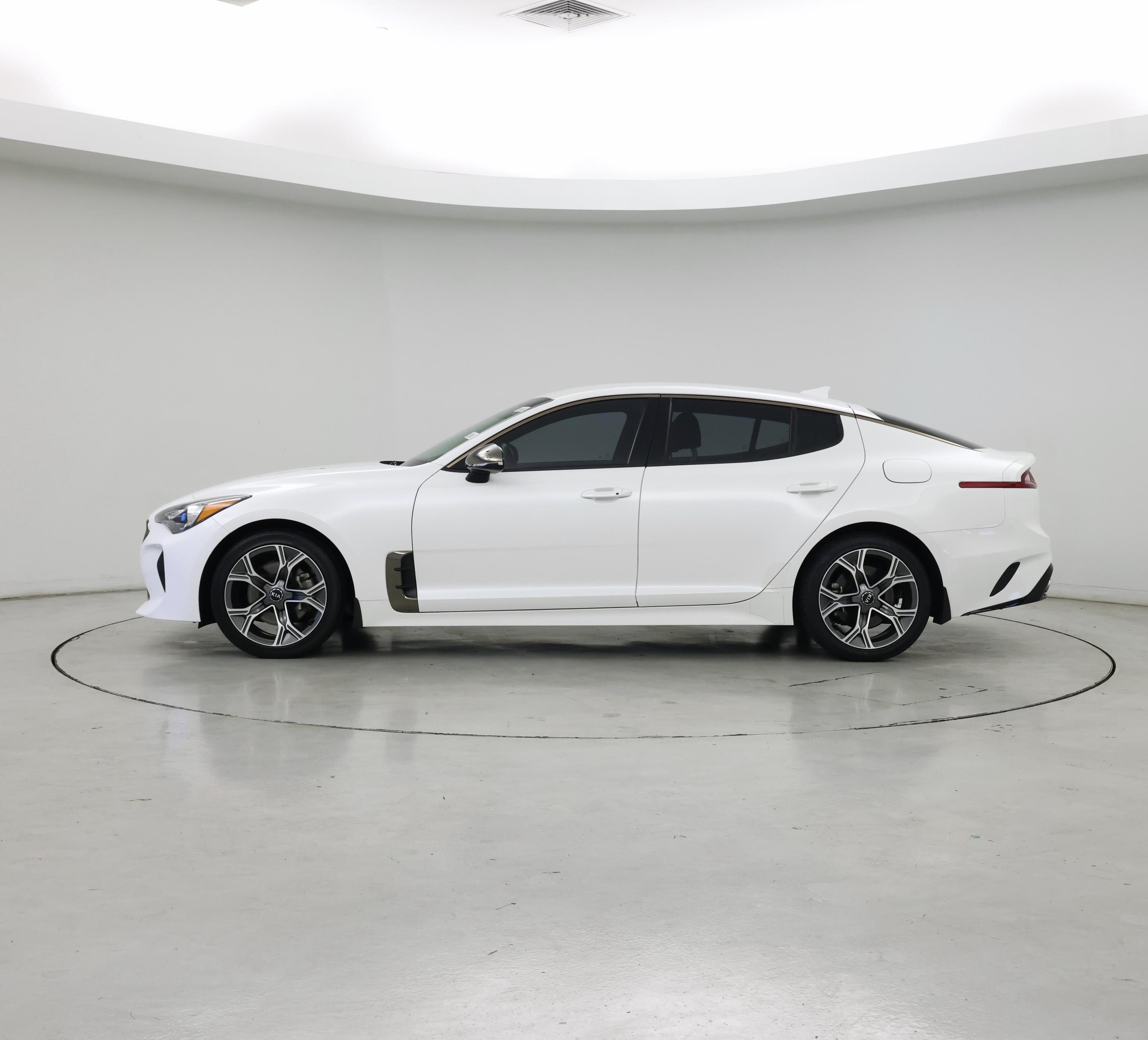 Thumbnail: 2021 Kia Stinger - 3