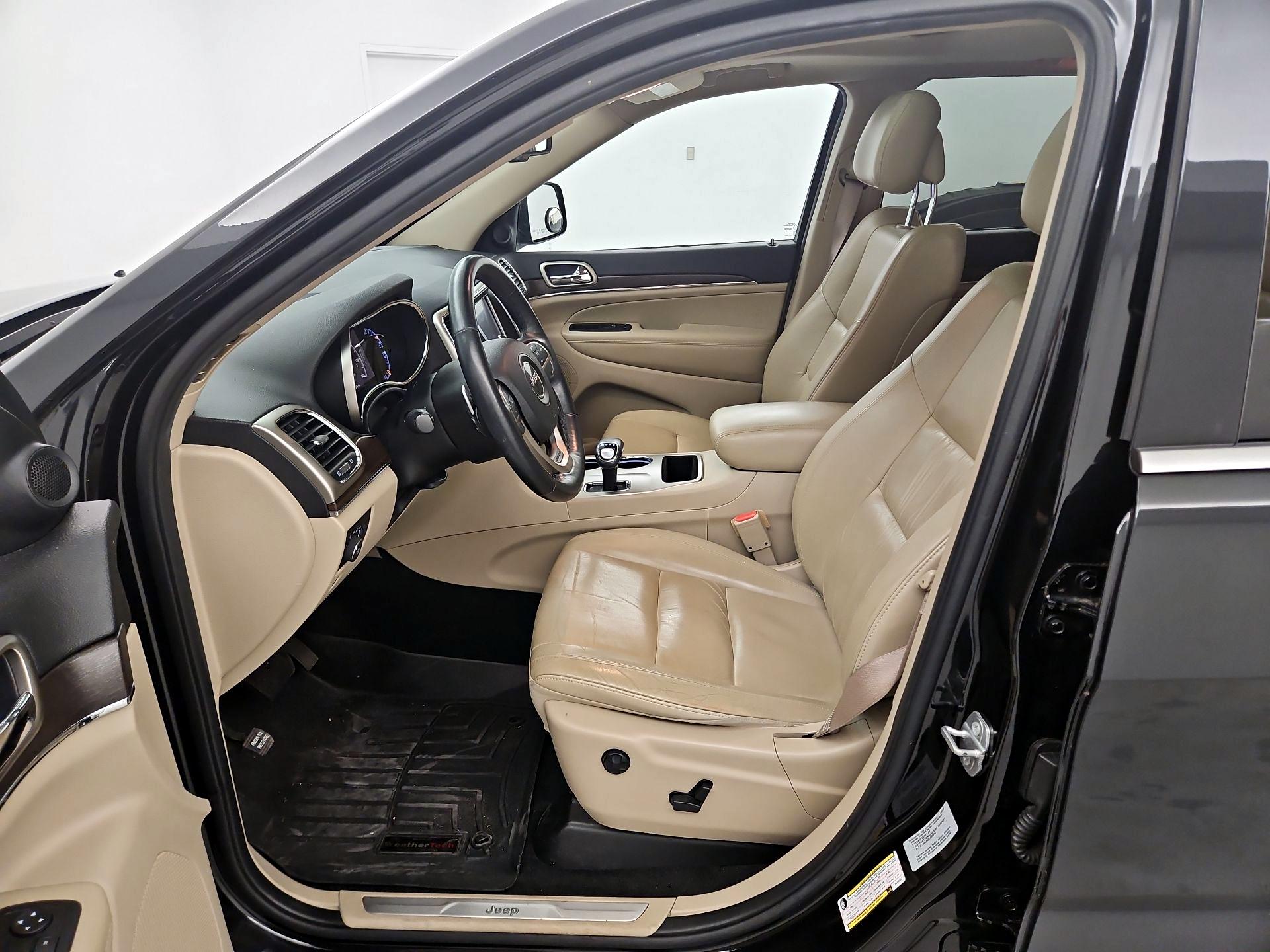 Thumbnail: 2015 Jeep Grand Cherokee - 11