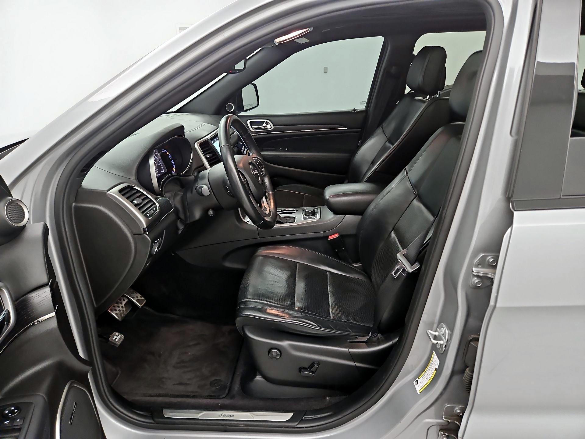 Thumbnail: 2018 Jeep Grand Cherokee - 11