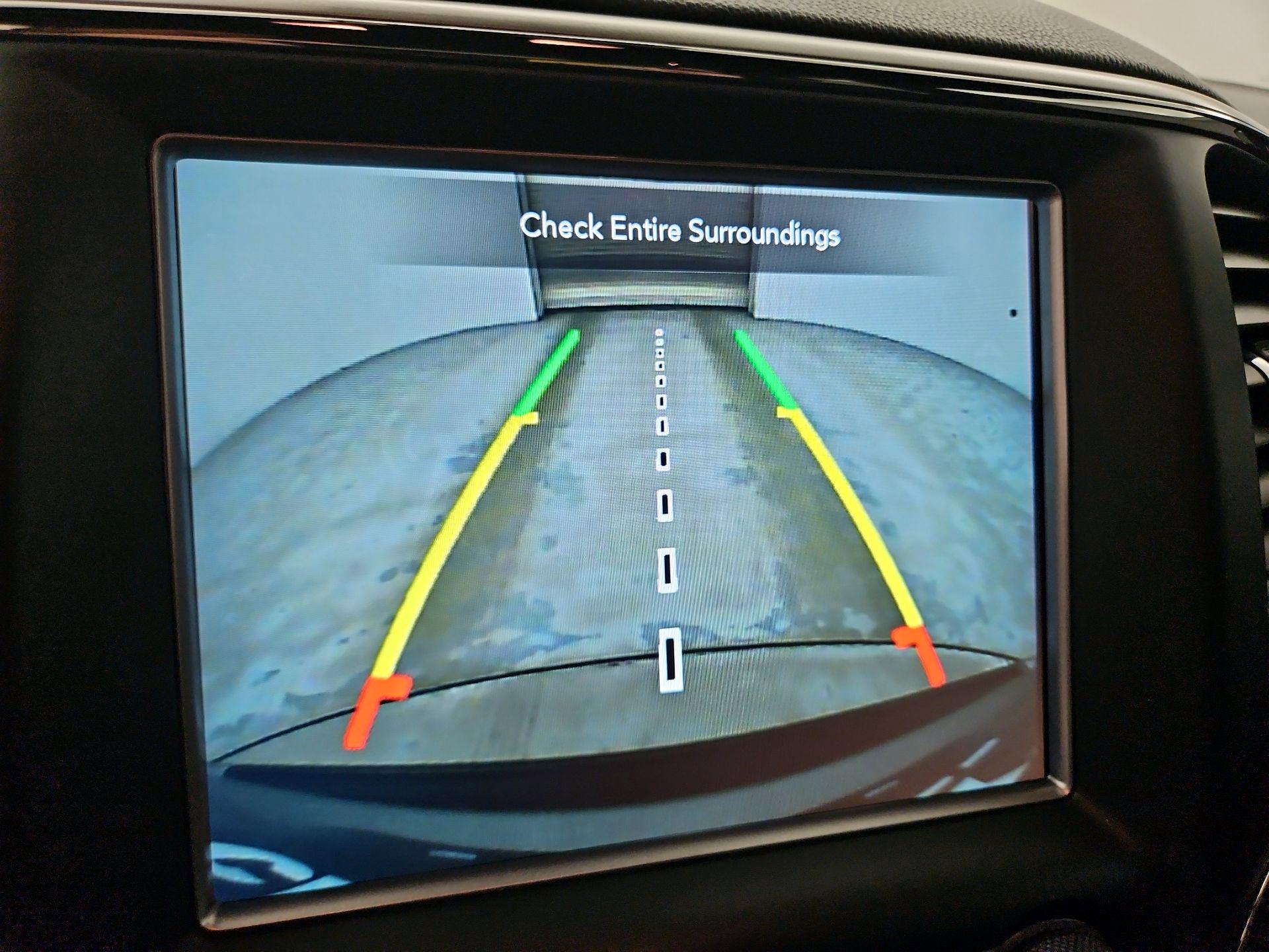 Thumbnail: 2018 Jeep Grand Cherokee - 15