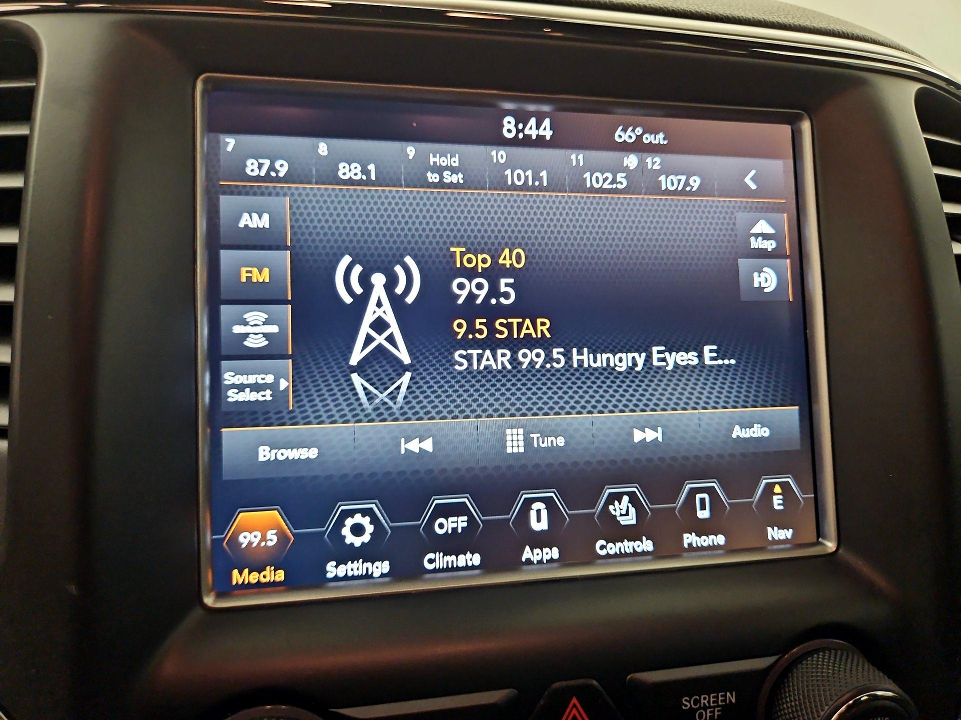 Thumbnail: 2018 Jeep Grand Cherokee - 16