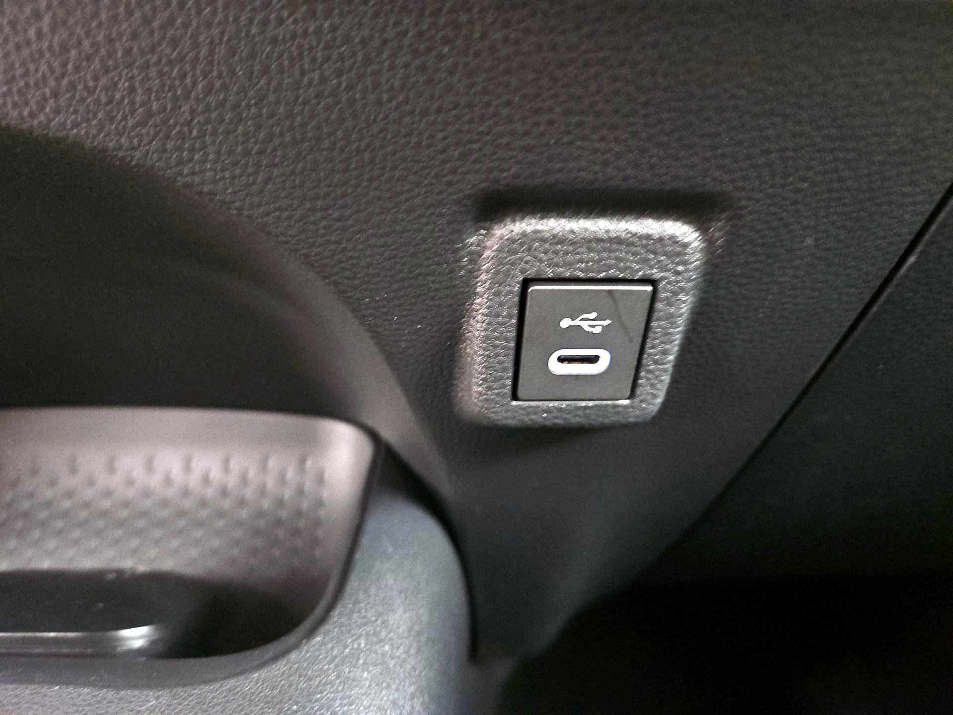 Thumbnail: 2024 Toyota Corolla - 18