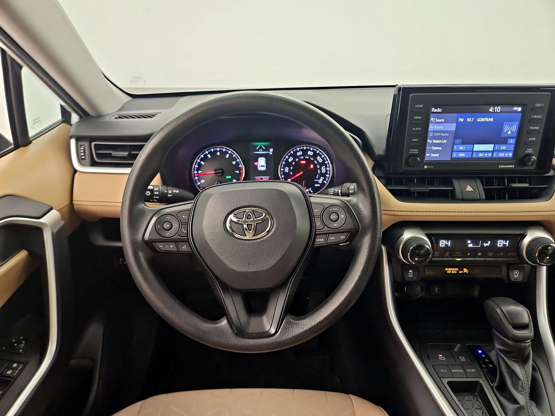 Thumbnail: 2021 Toyota RAV4 - 10