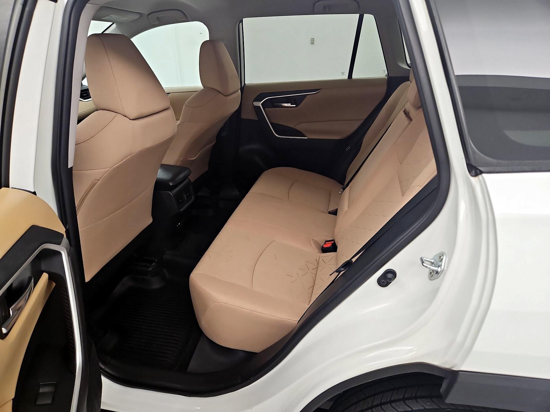 Thumbnail: 2021 Toyota RAV4 - 19