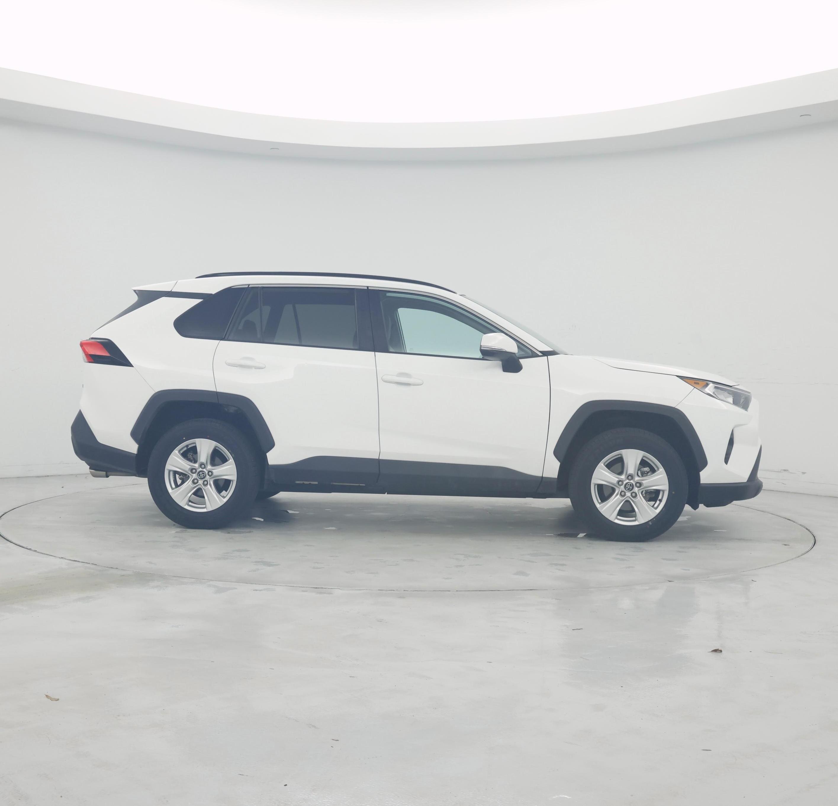 Thumbnail: 2021 Toyota RAV4 - 7