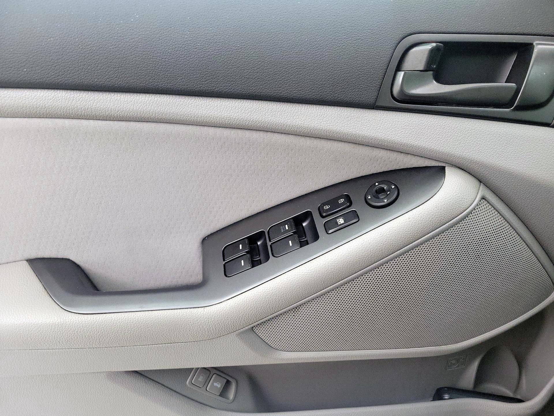 Thumbnail: 2015 Kia Optima - 12