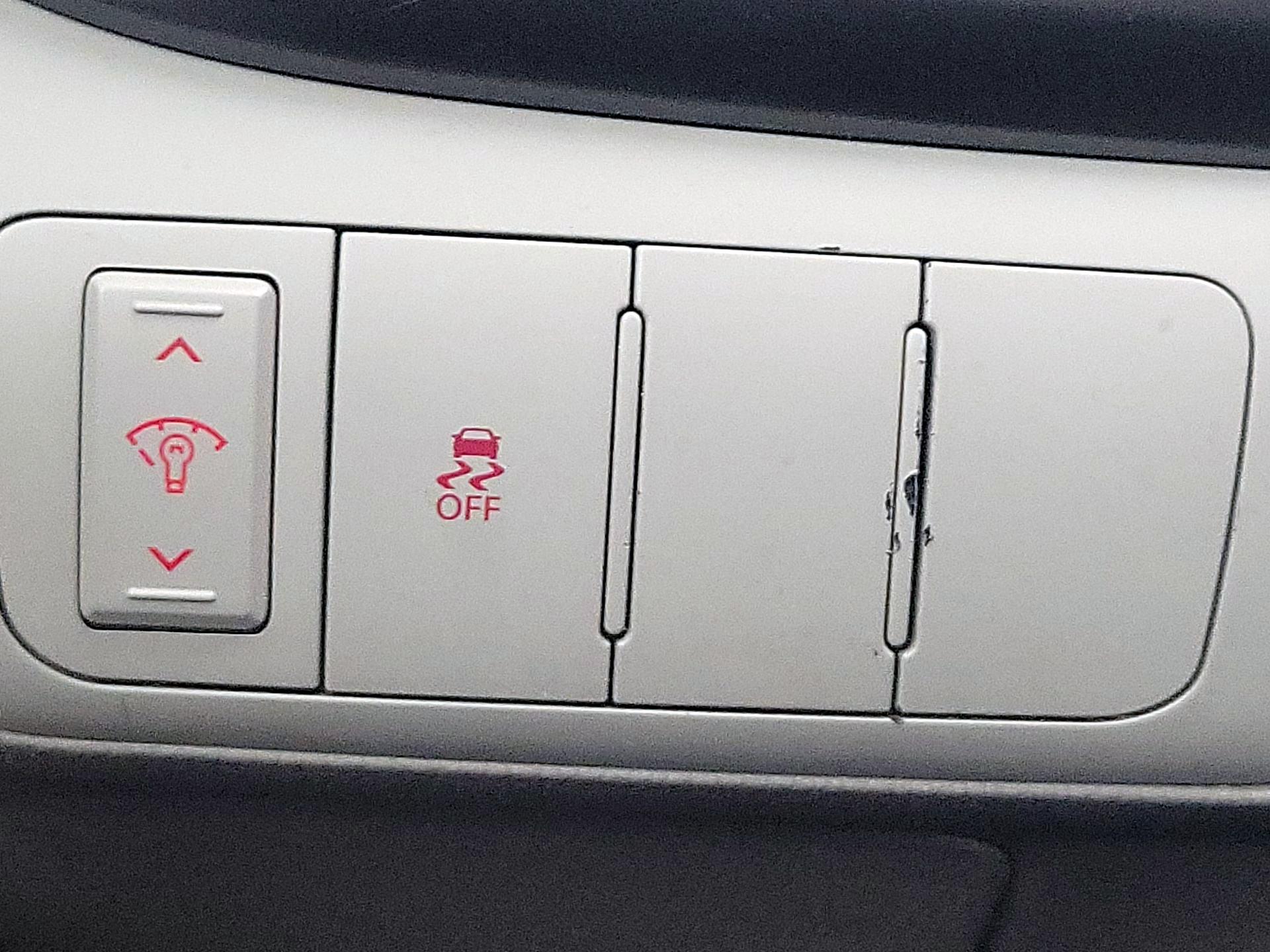 Thumbnail: 2015 Kia Optima - 13