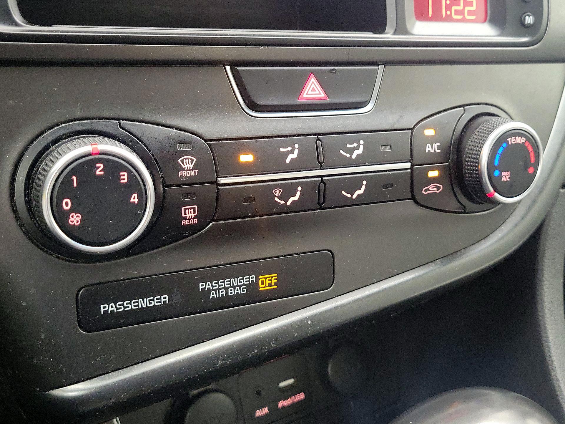 Thumbnail: 2015 Kia Optima - 15