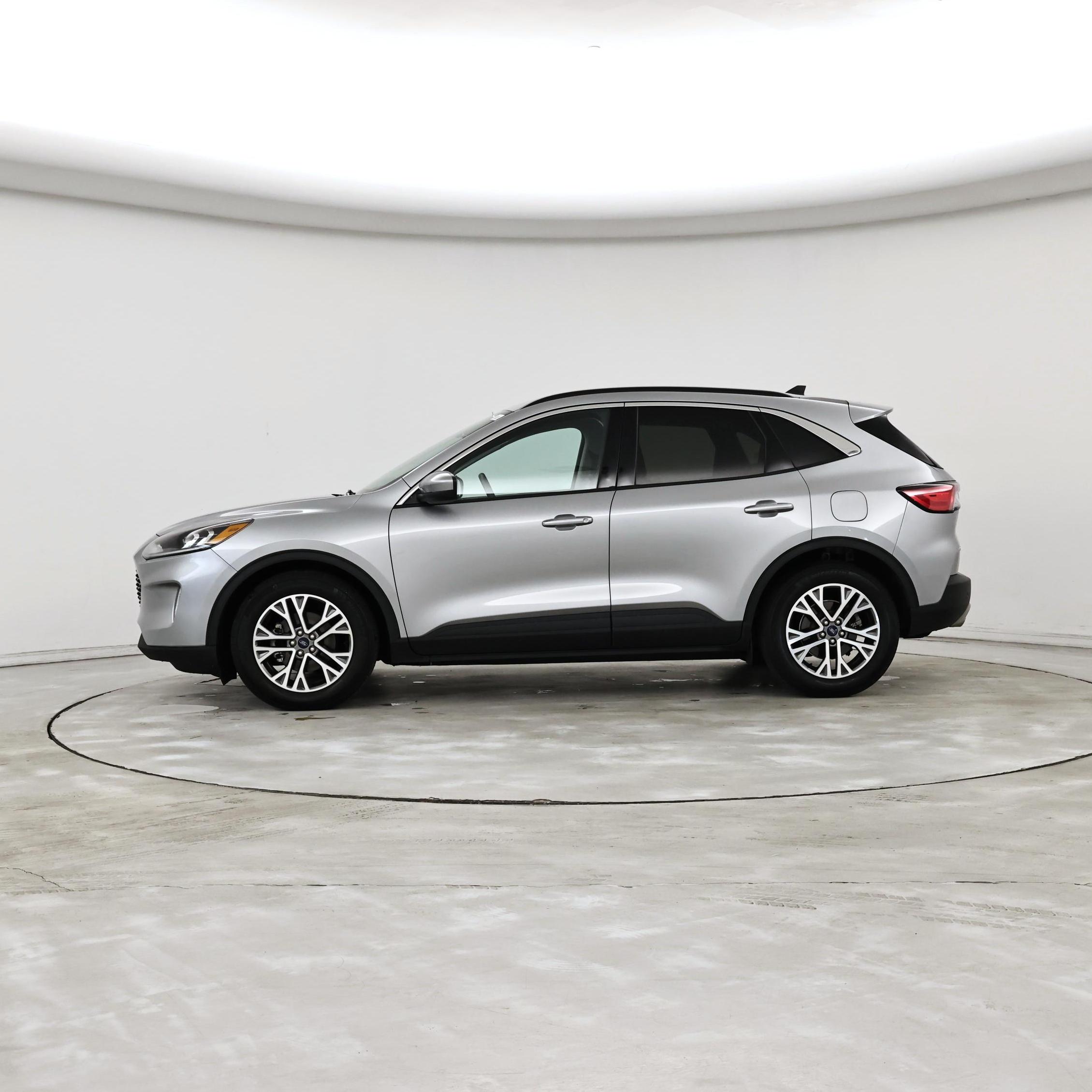 Thumbnail: 2021 Ford Escape - 3