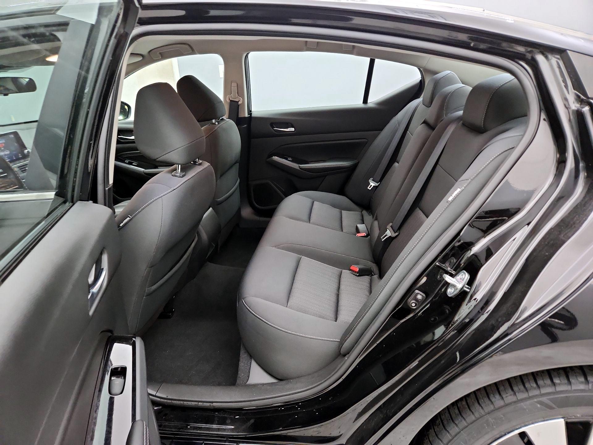 Thumbnail: 2021 Nissan Altima - 19