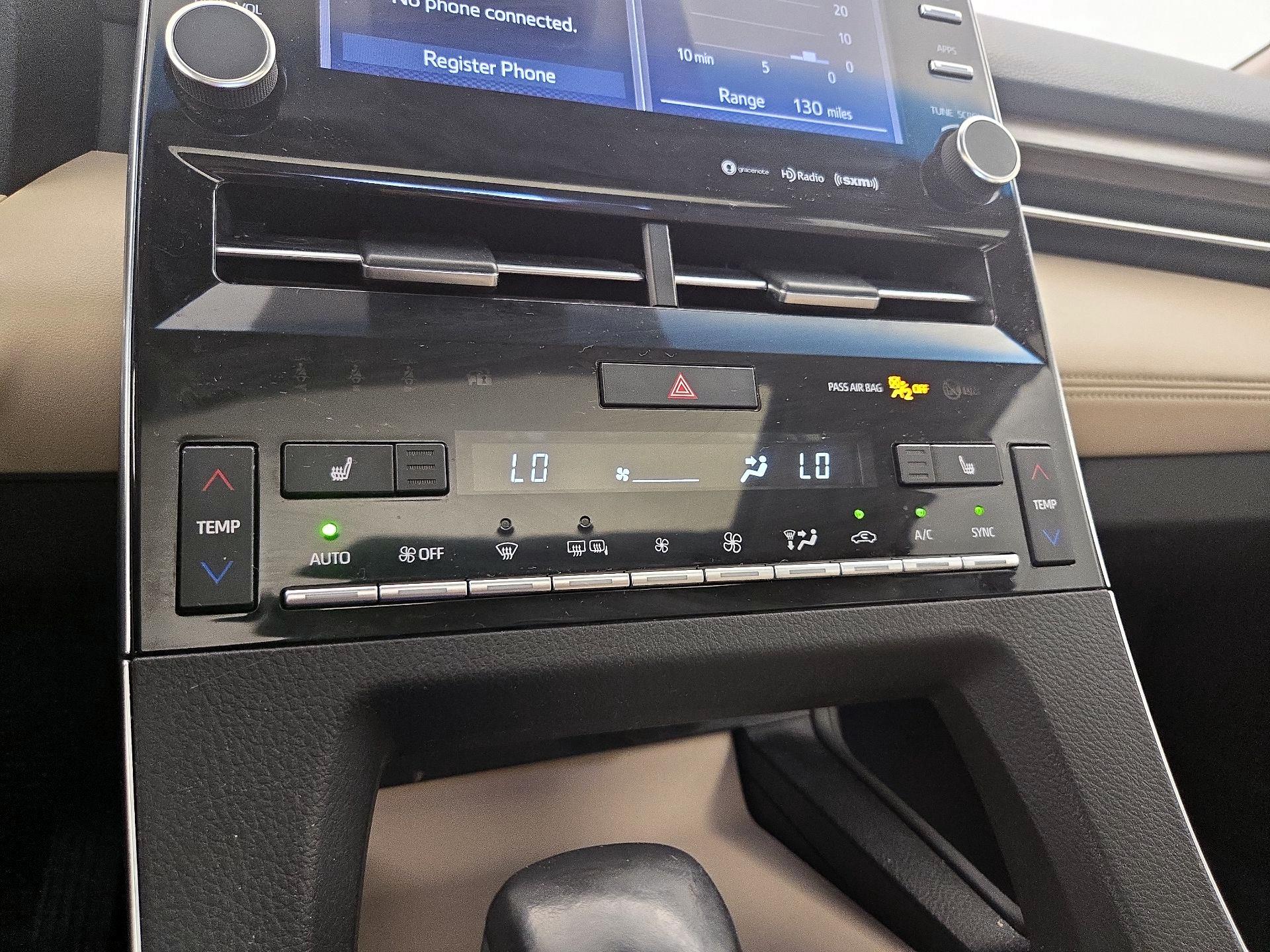 Thumbnail: 2020 Toyota Avalon - 16