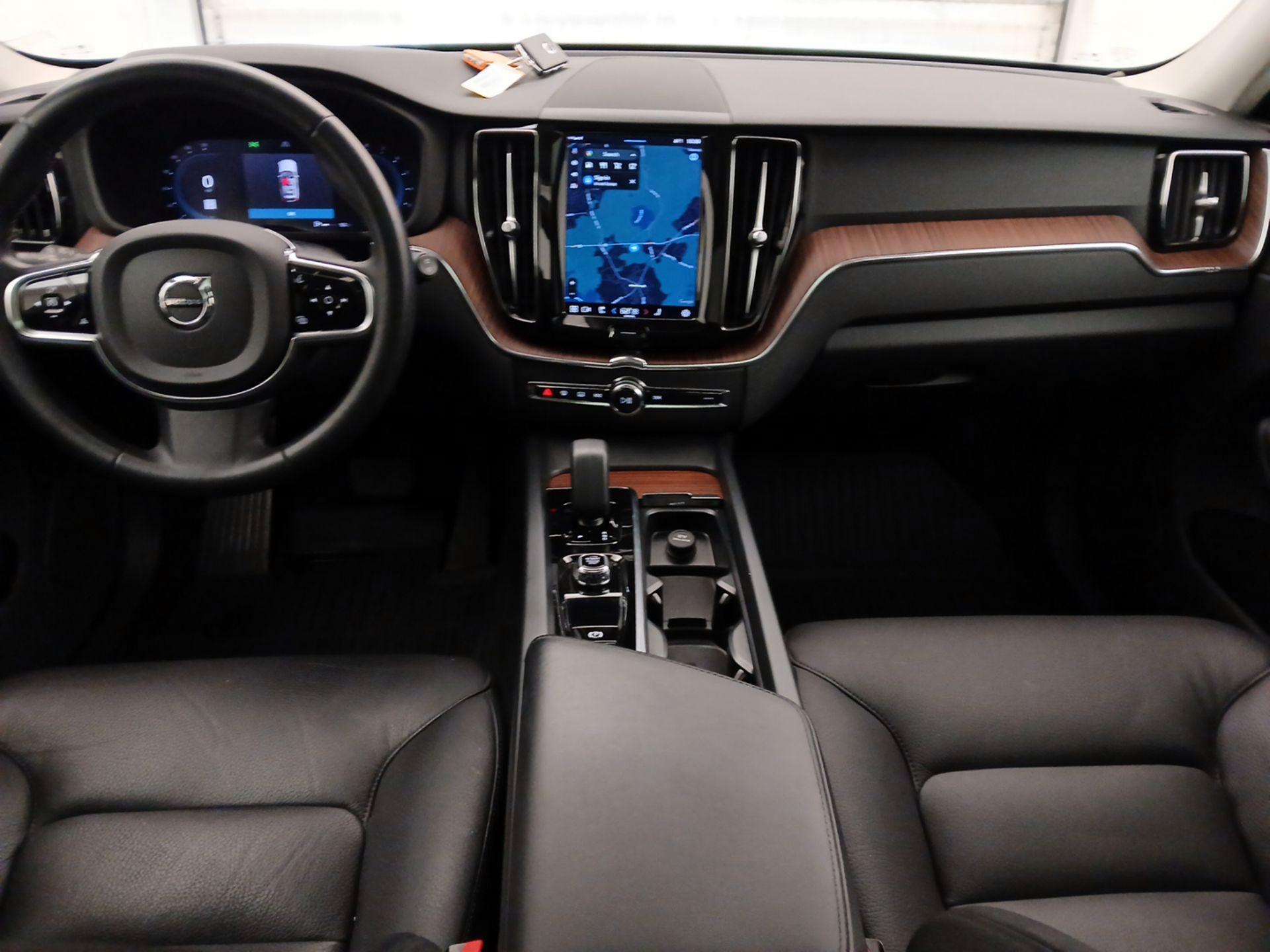 Thumbnail: 2023 Volvo XC60 - 9