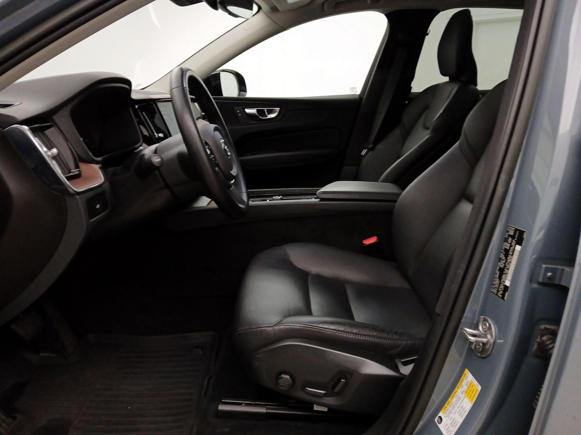 Thumbnail: 2023 Volvo XC60 - 11