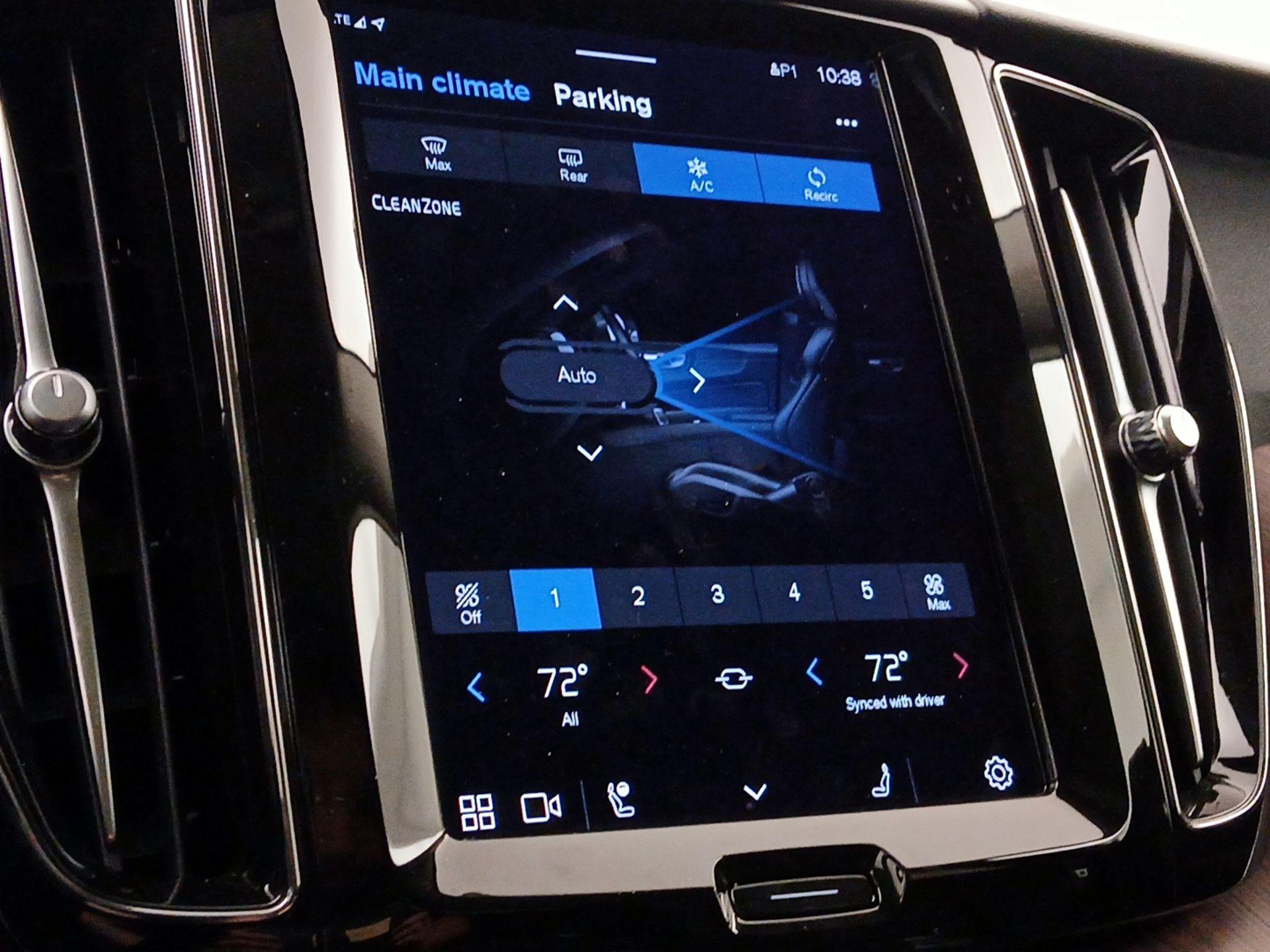 Thumbnail: 2023 Volvo XC60 - 17