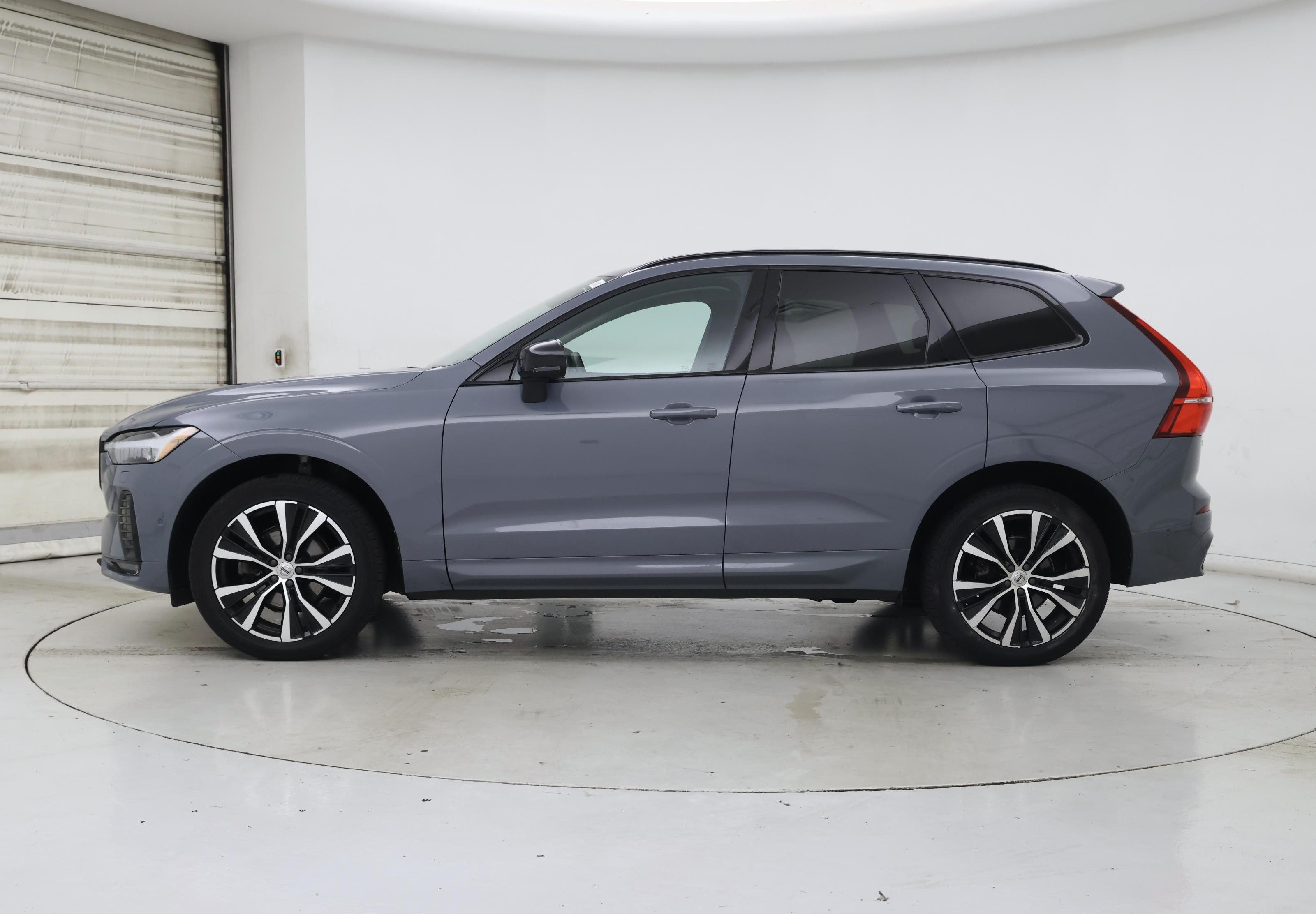 Thumbnail: 2023 Volvo XC60 - 3