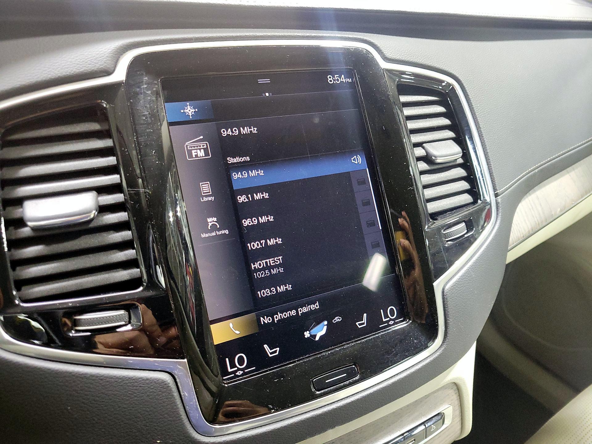 Thumbnail: 2022 Volvo XC90 - 16