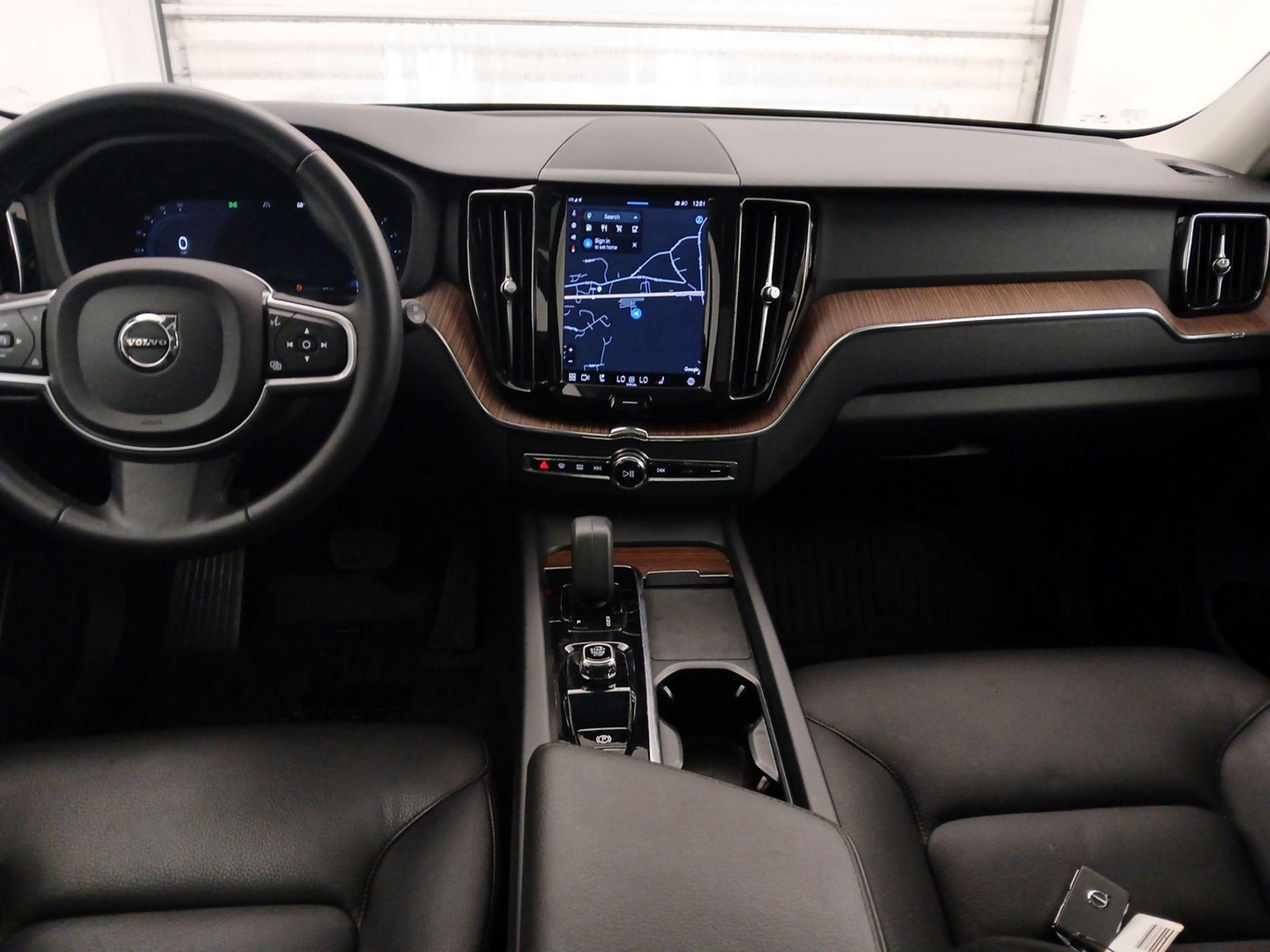 Thumbnail: 2022 Volvo XC60 - 9