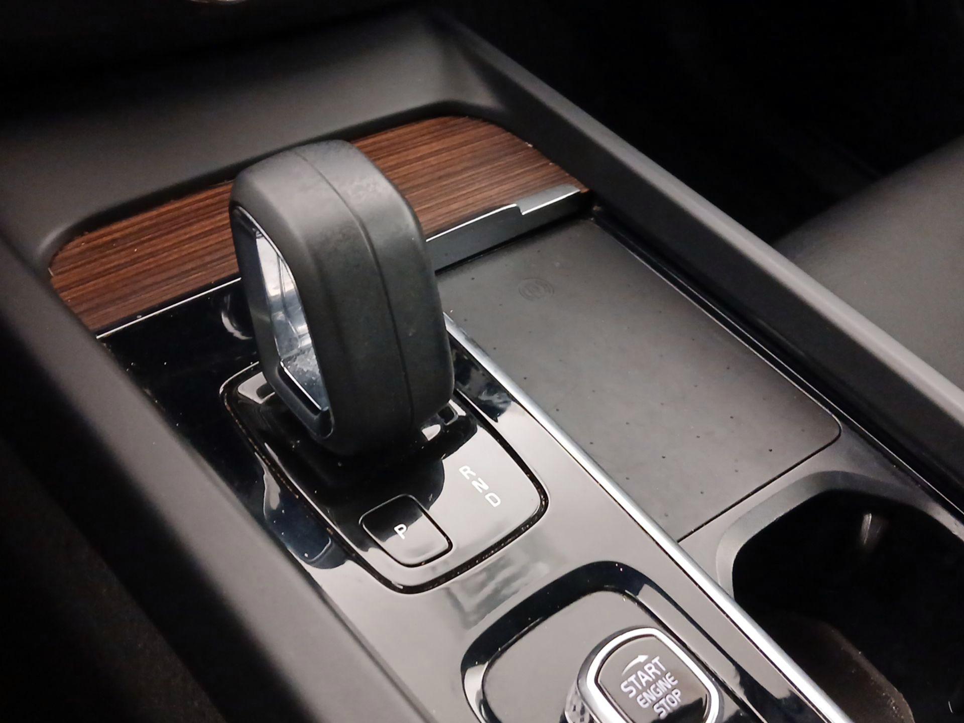 Thumbnail: 2022 Volvo XC60 - 18