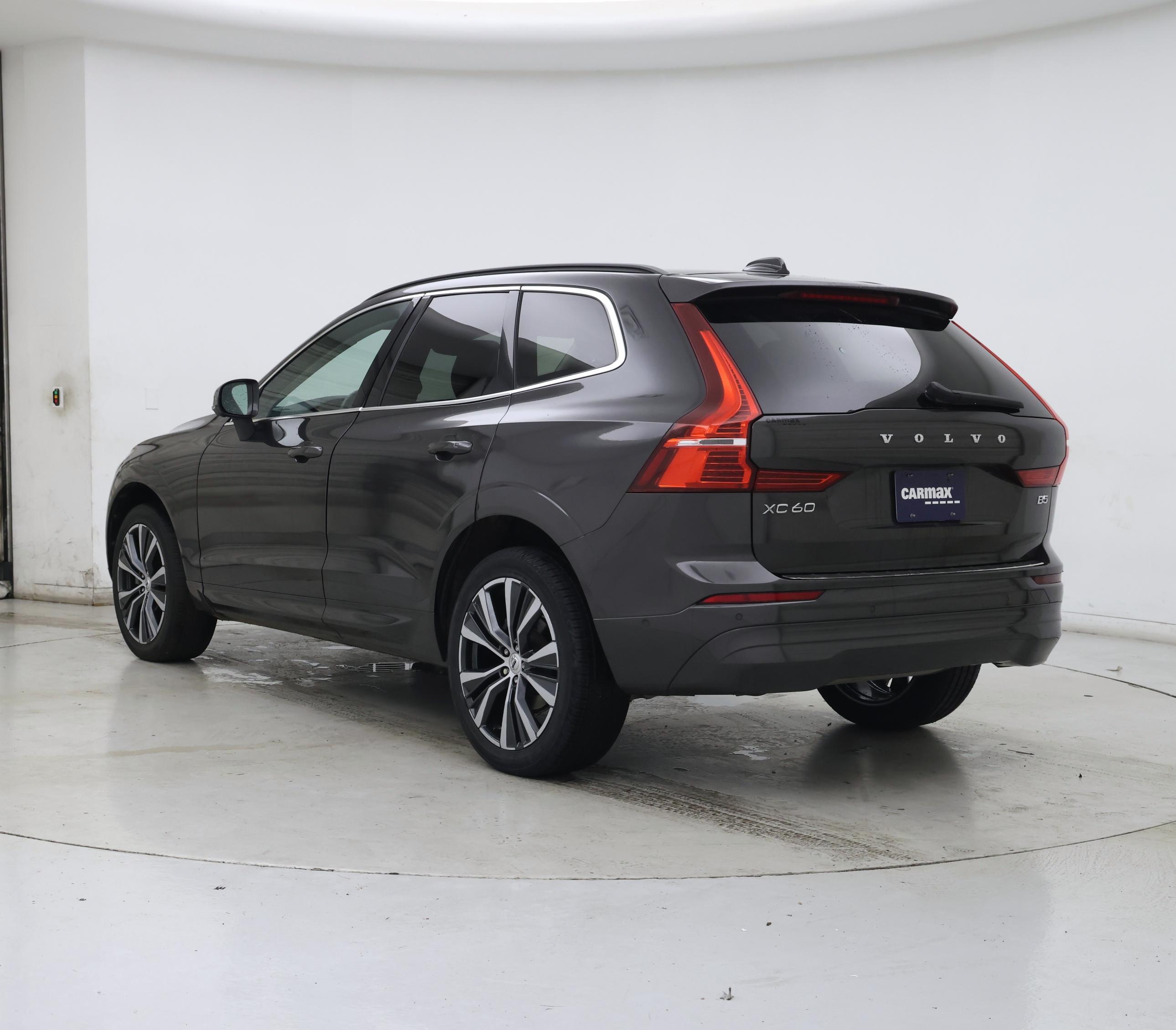 Thumbnail: 2022 Volvo XC60 - 2