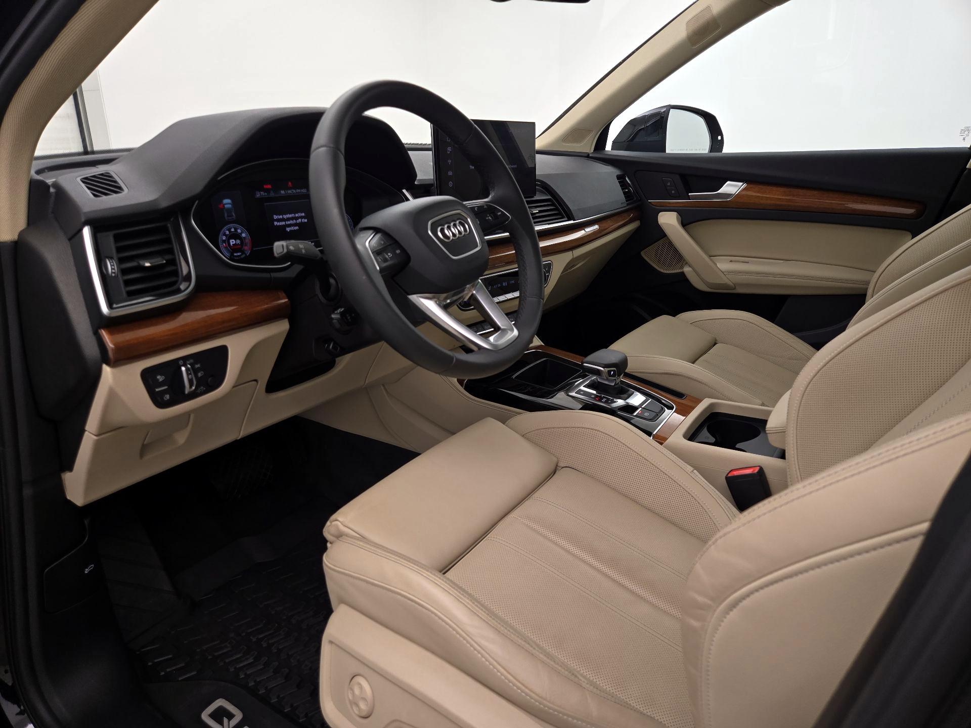 Thumbnail: 2023 Audi Q5 - 11