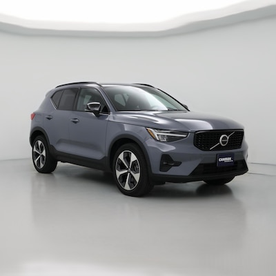 2023 Volvo XC40 B5 Plus Dark Theme