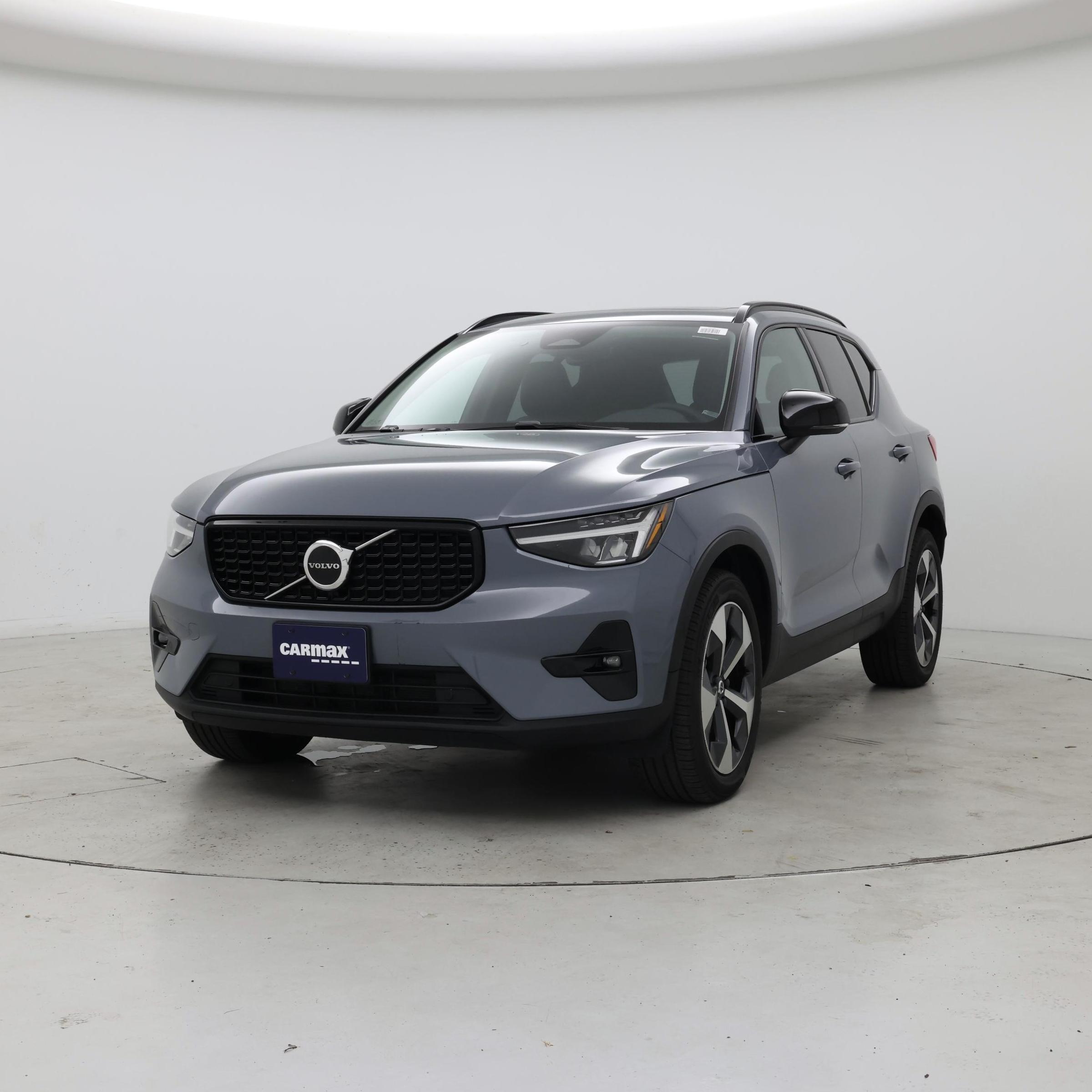 Thumbnail: 2023 Volvo XC40 - 4