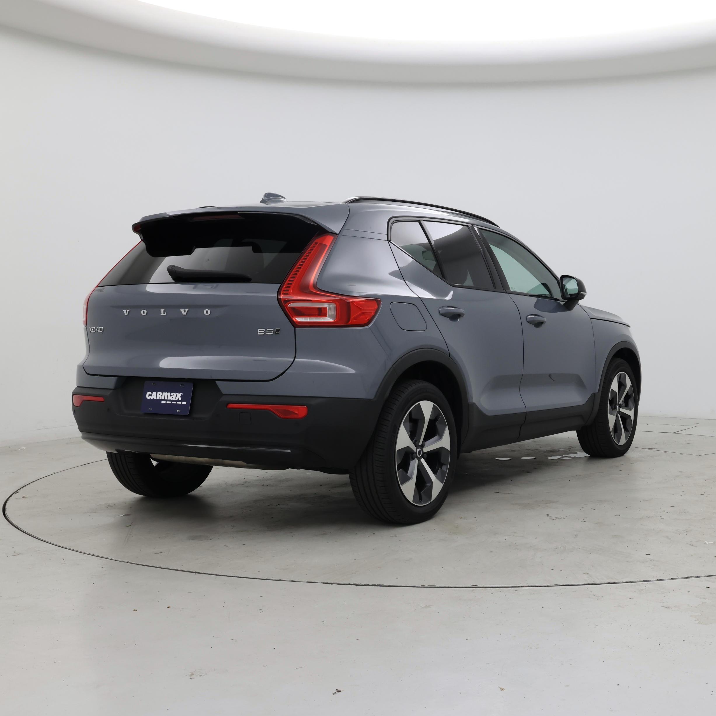 Thumbnail: 2023 Volvo XC40 - 8