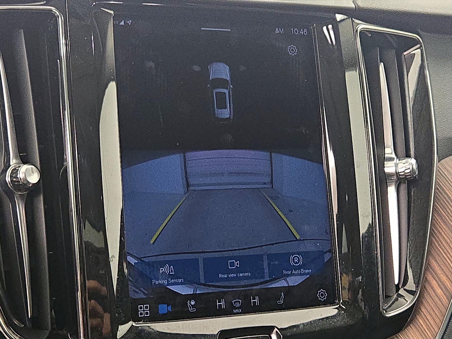 Thumbnail: 2022 Volvo XC60 - 15