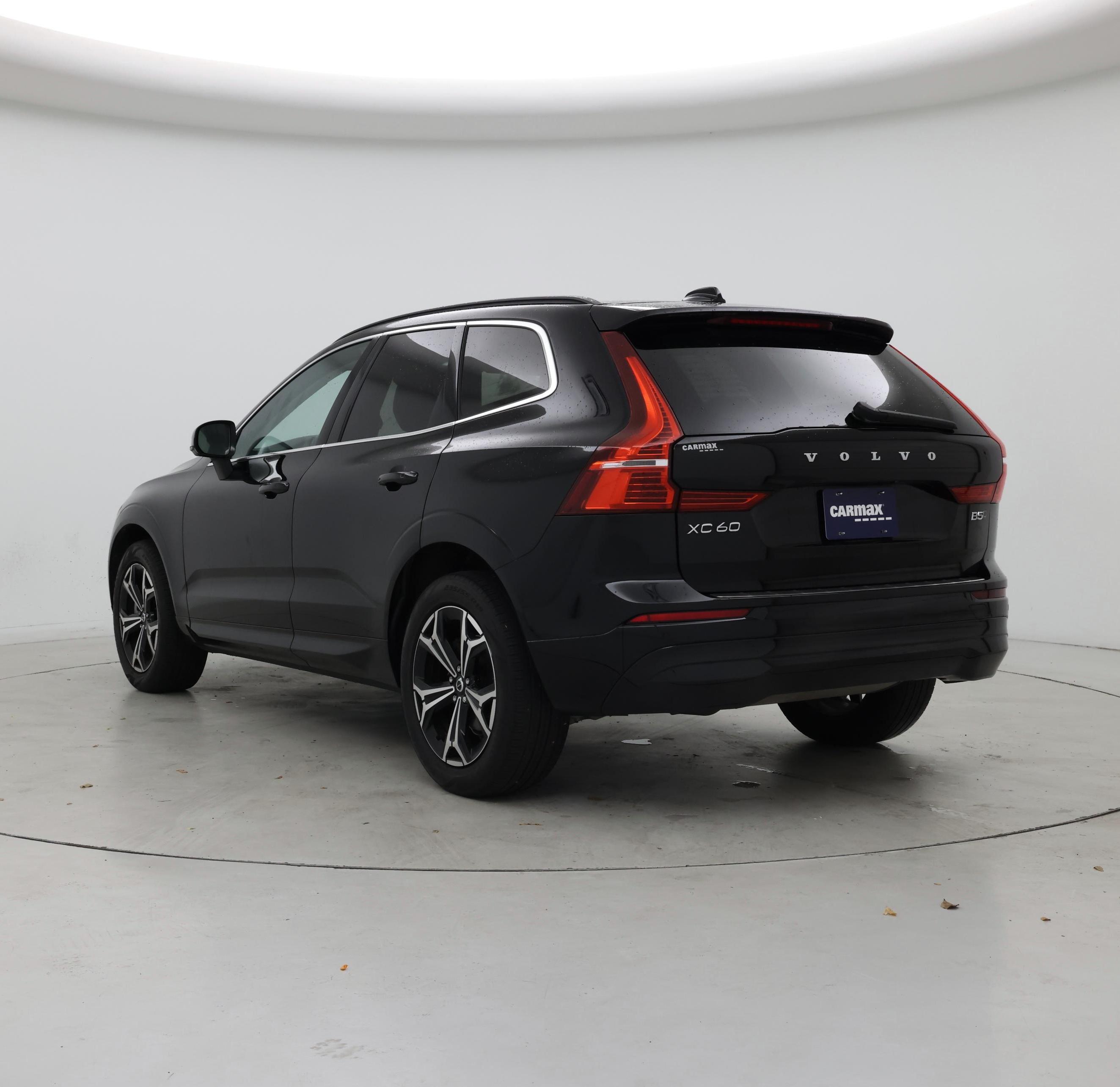 Thumbnail: 2022 Volvo XC60 - 2