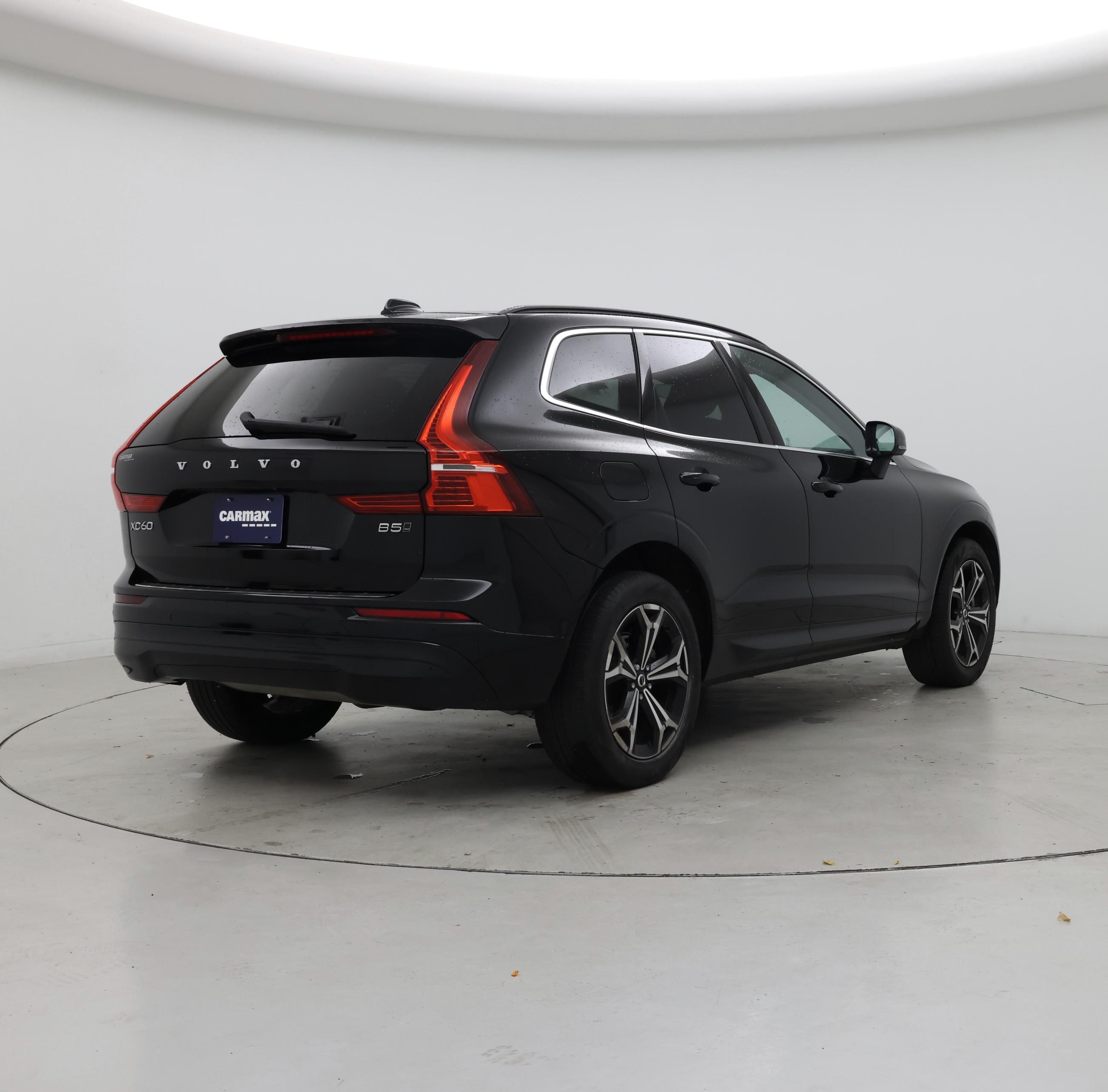 Thumbnail: 2022 Volvo XC60 - 8