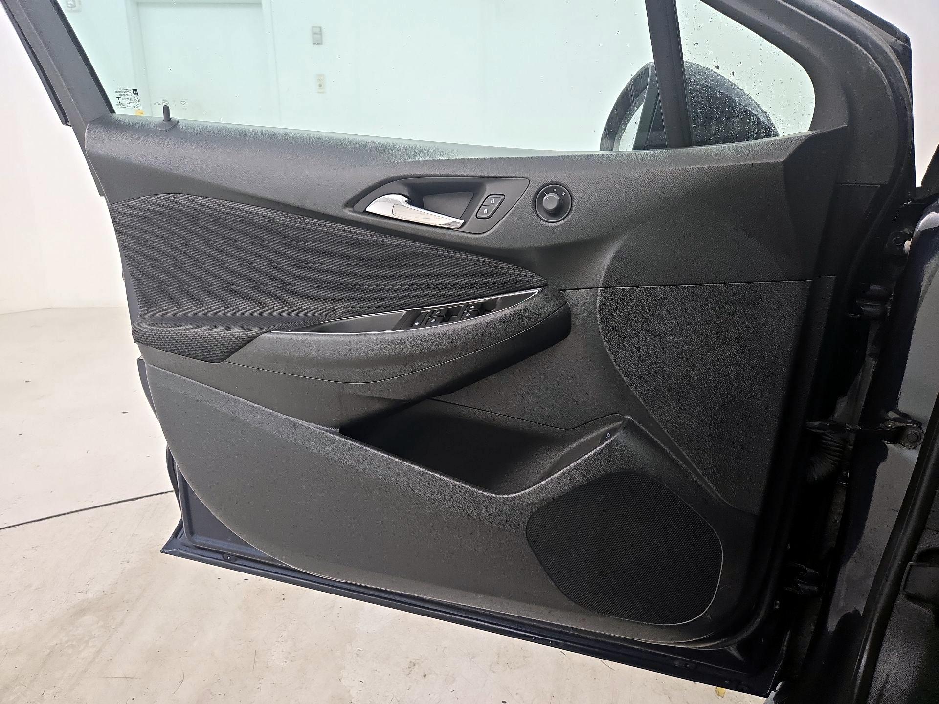 Thumbnail: 2016 Chevrolet Cruze - 12