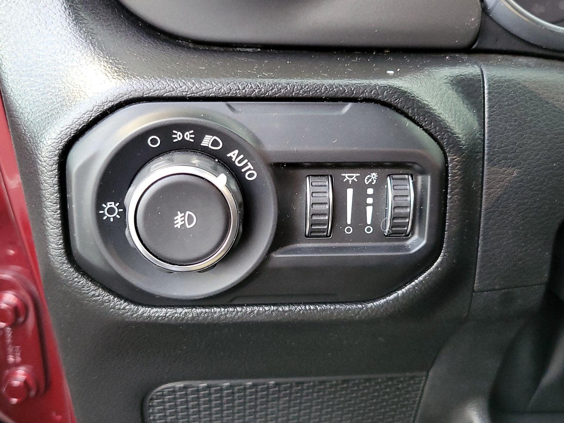 Thumbnail: 2021 Jeep Wrangler - 11