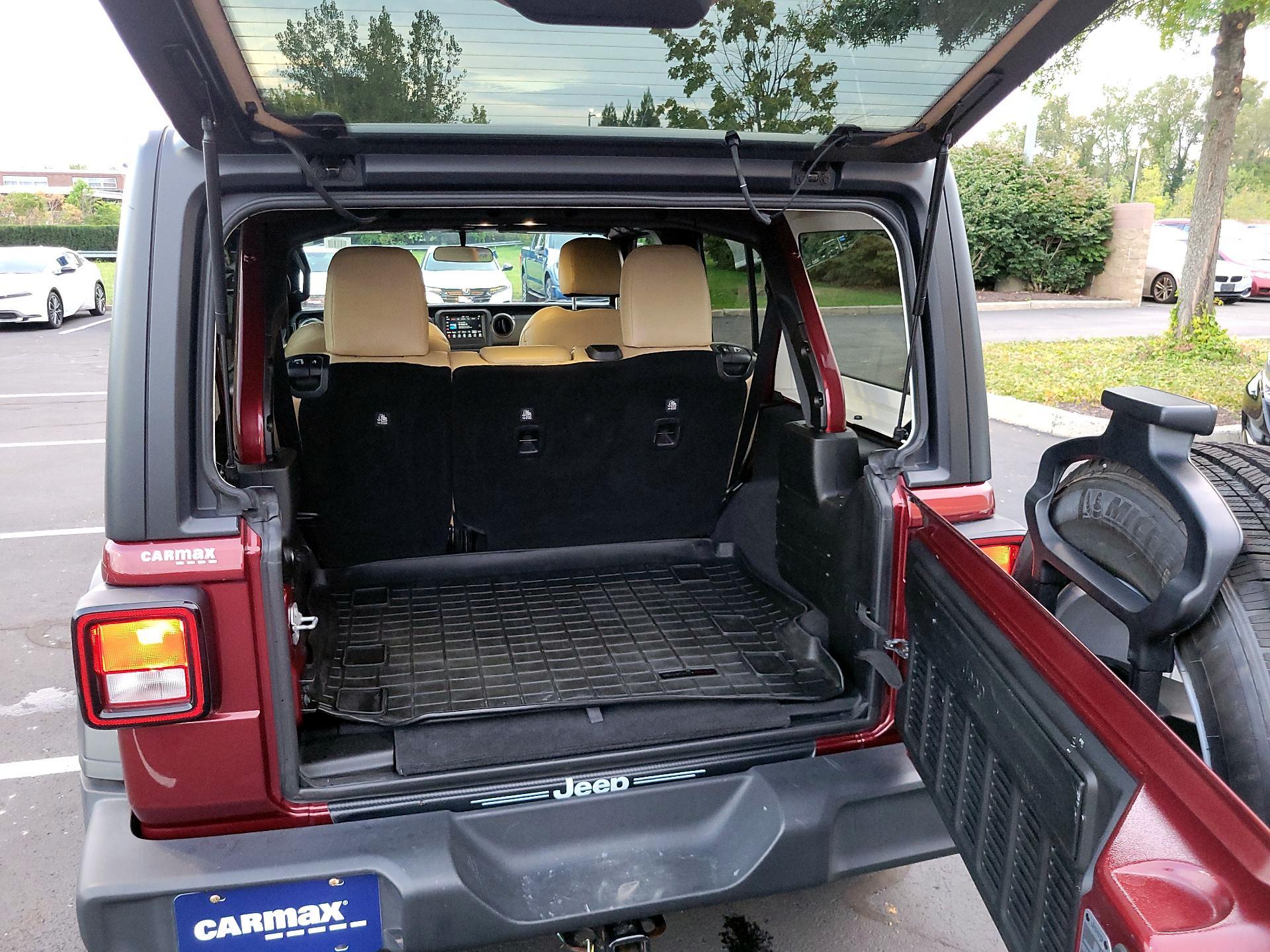 Thumbnail: 2021 Jeep Wrangler - 18