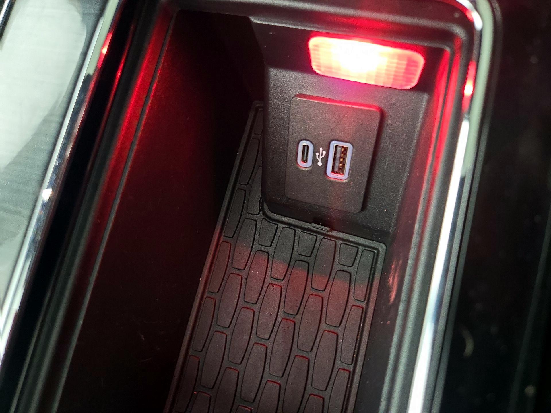 Thumbnail: 2022 Lincoln Aviator - 19