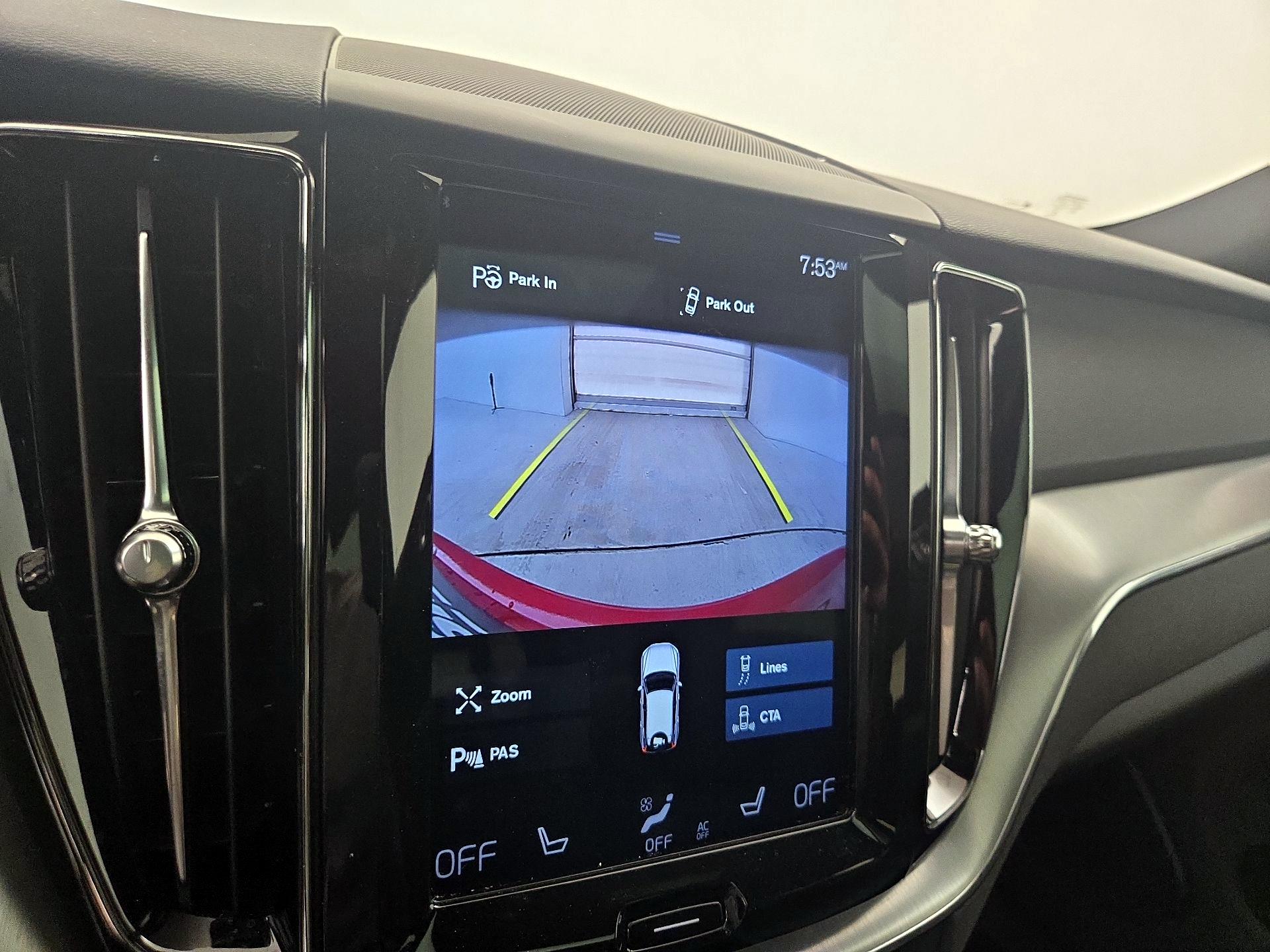 Thumbnail: 2019 Volvo XC60 - 15