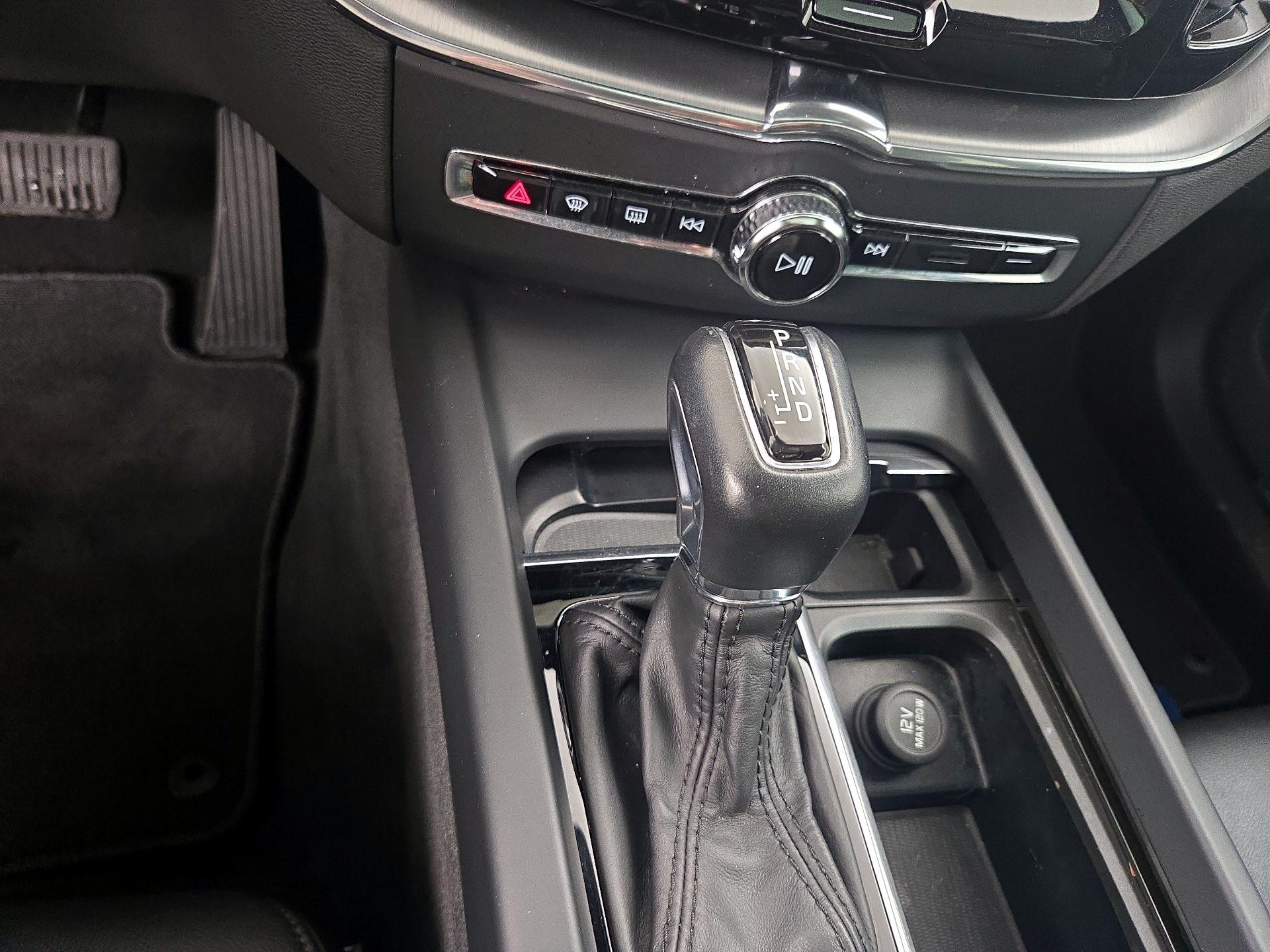 Thumbnail: 2019 Volvo XC60 - 18