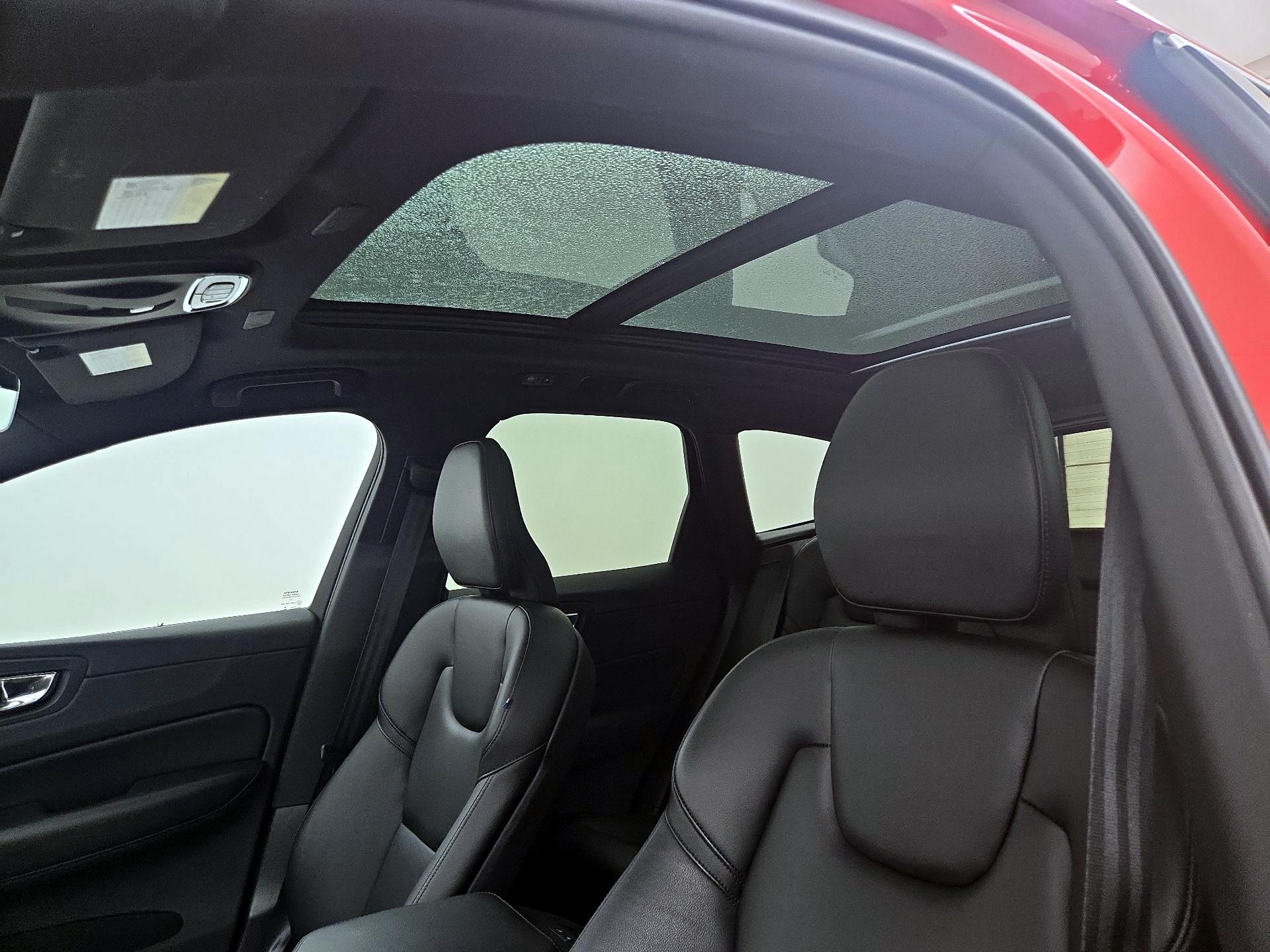 Thumbnail: 2019 Volvo XC60 - 20