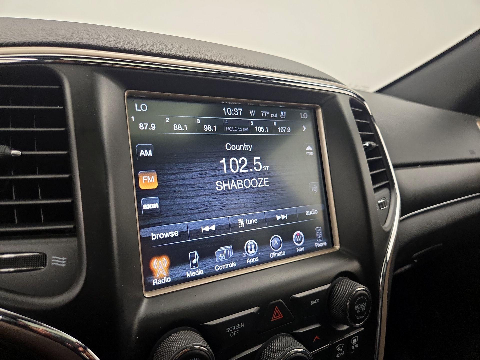 Thumbnail: 2015 Jeep Grand Cherokee - 16