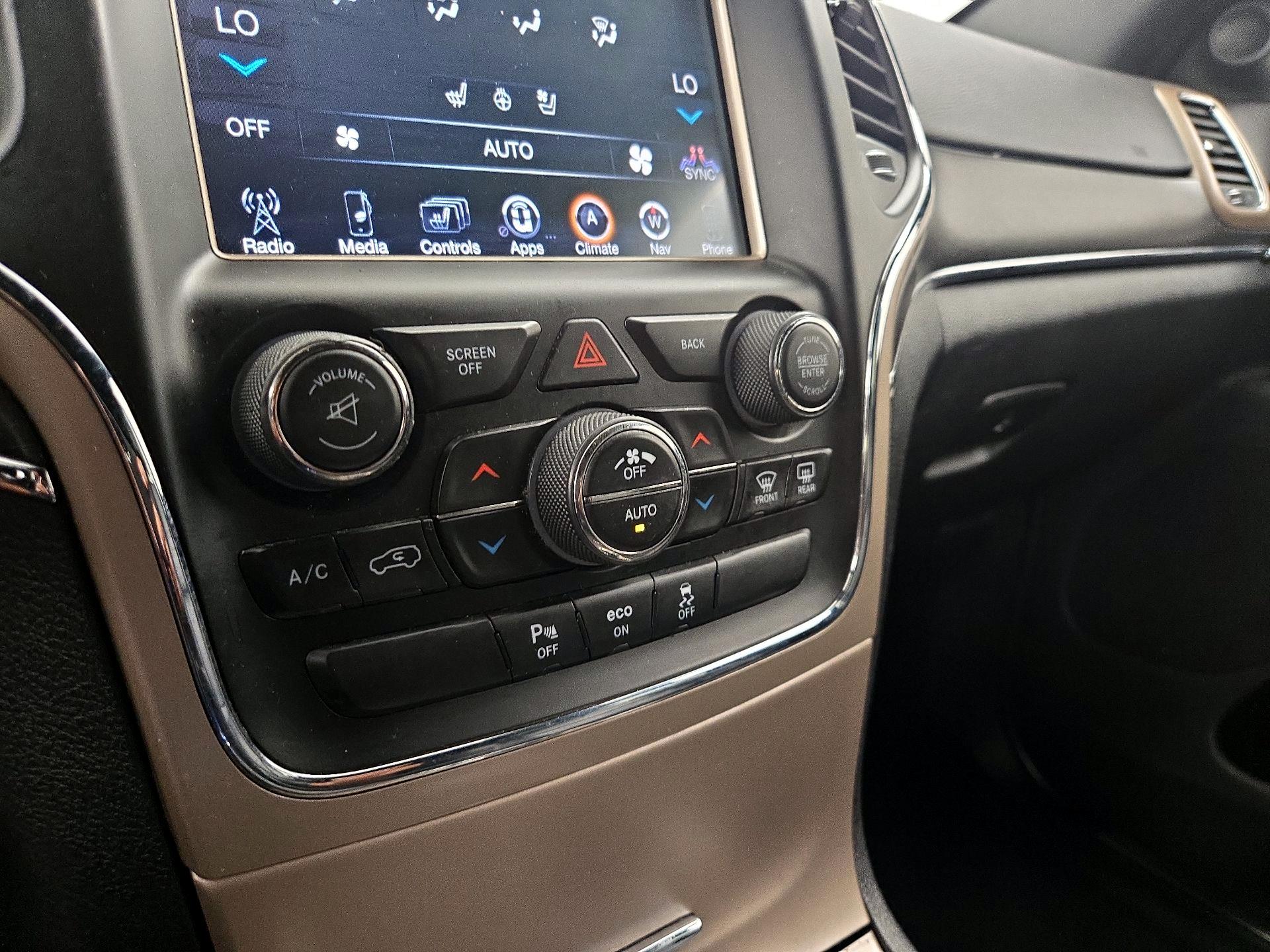 Thumbnail: 2015 Jeep Grand Cherokee - 17