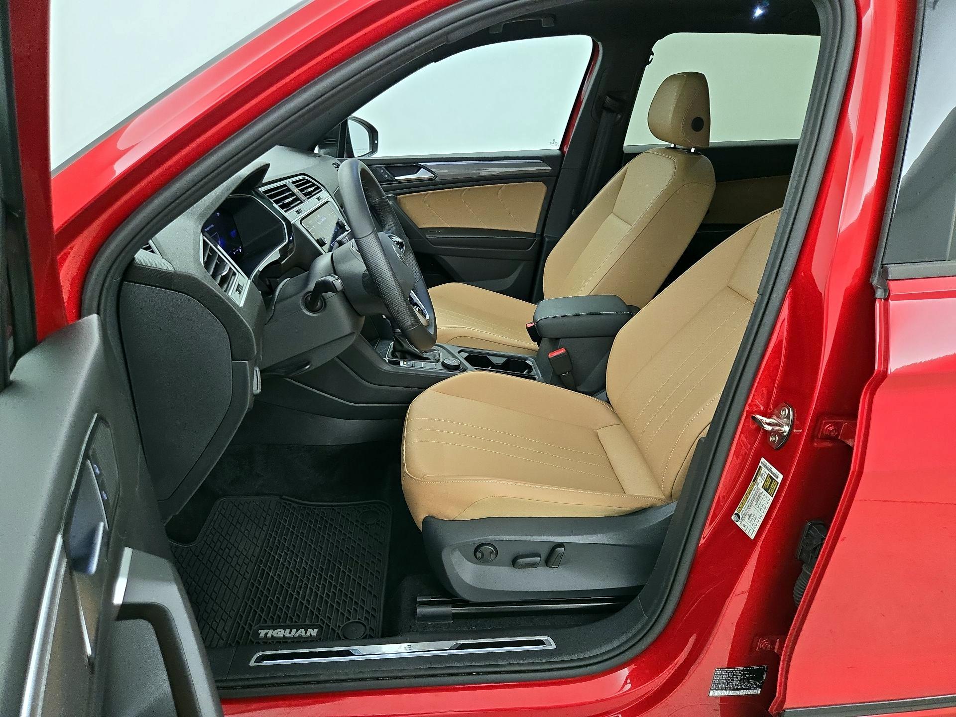 Thumbnail: 2024 Volkswagen Tiguan - 11