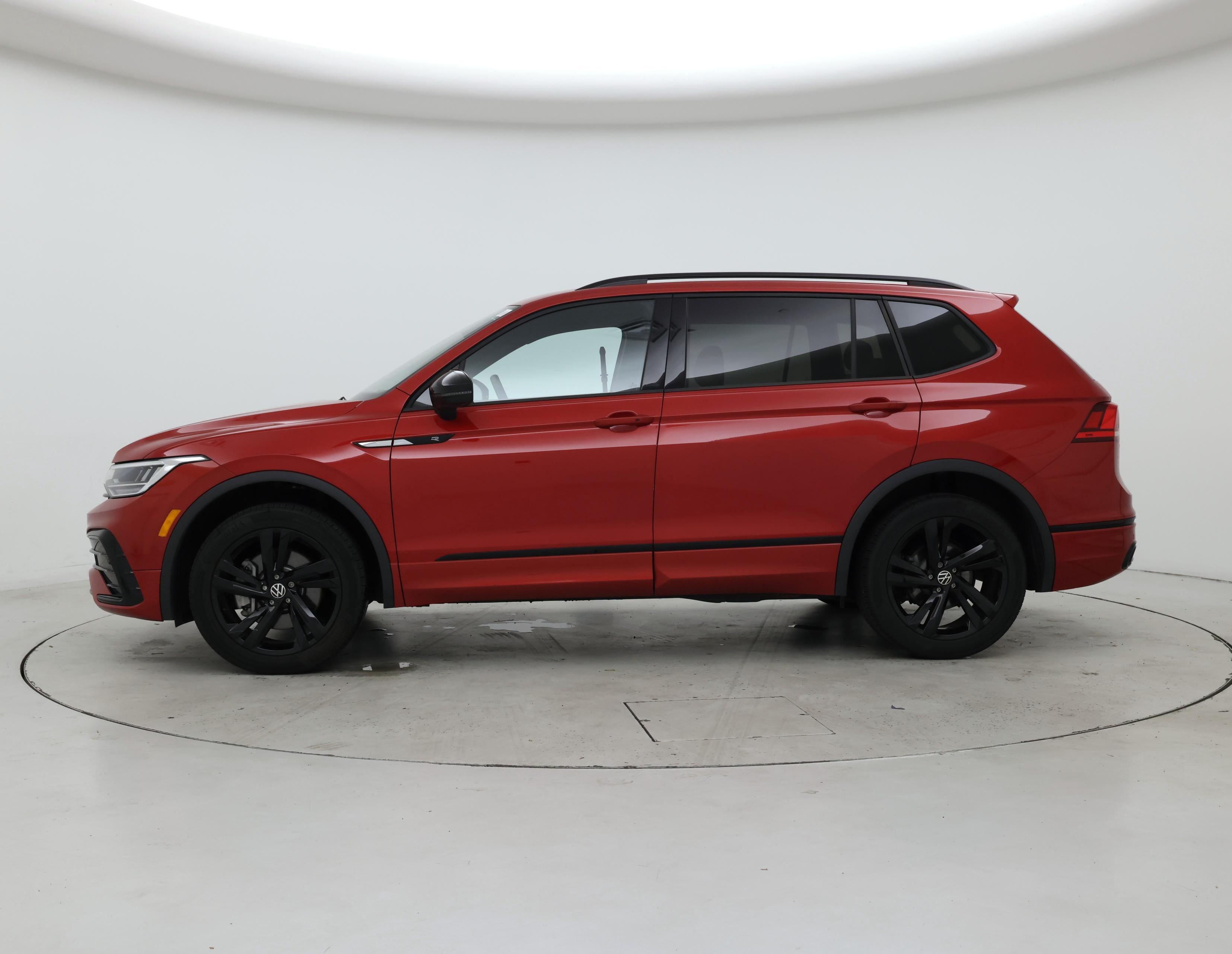 Thumbnail: 2024 Volkswagen Tiguan - 3