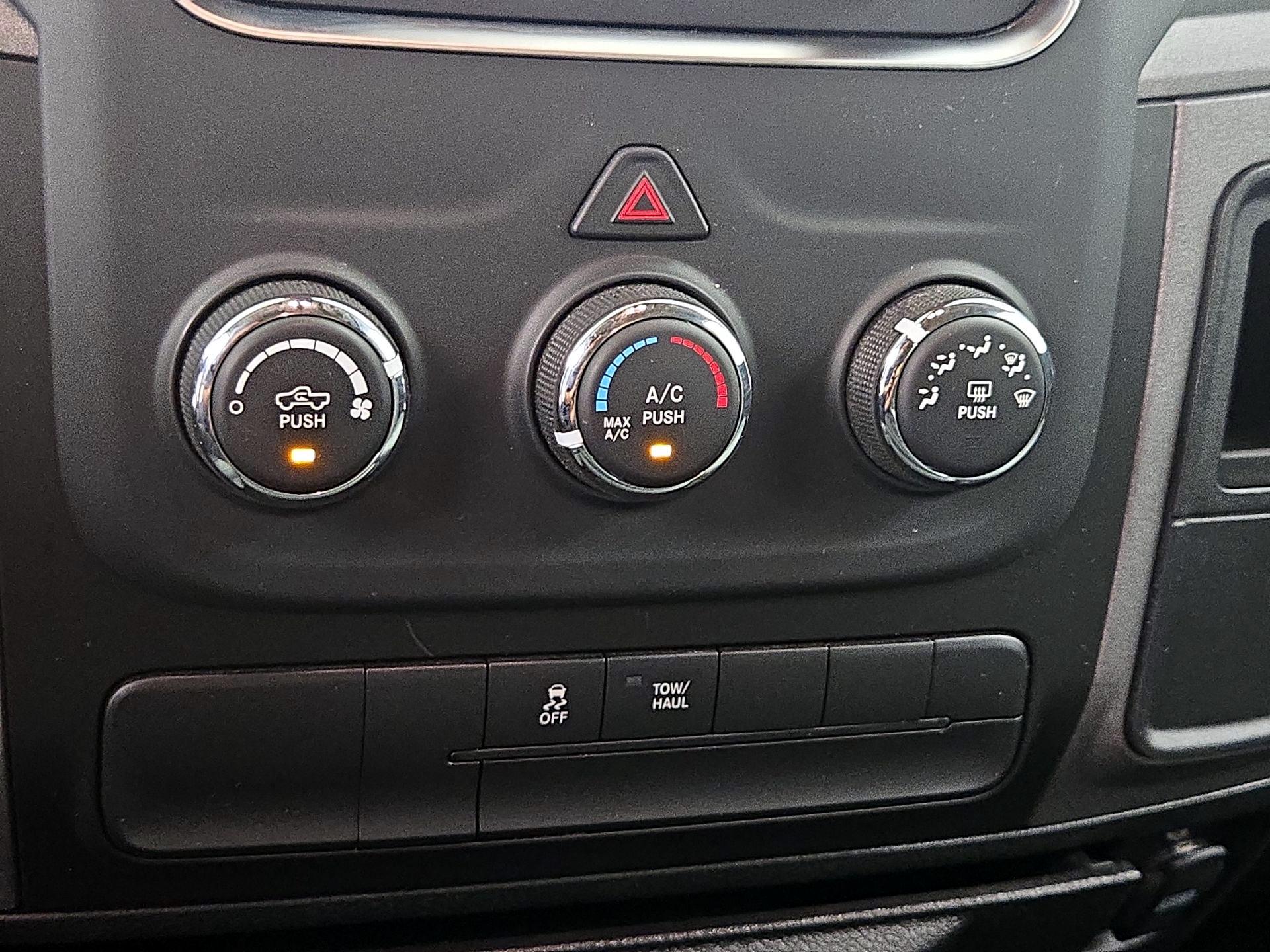 Thumbnail: 2019 RAM 1500 Classic - 17
