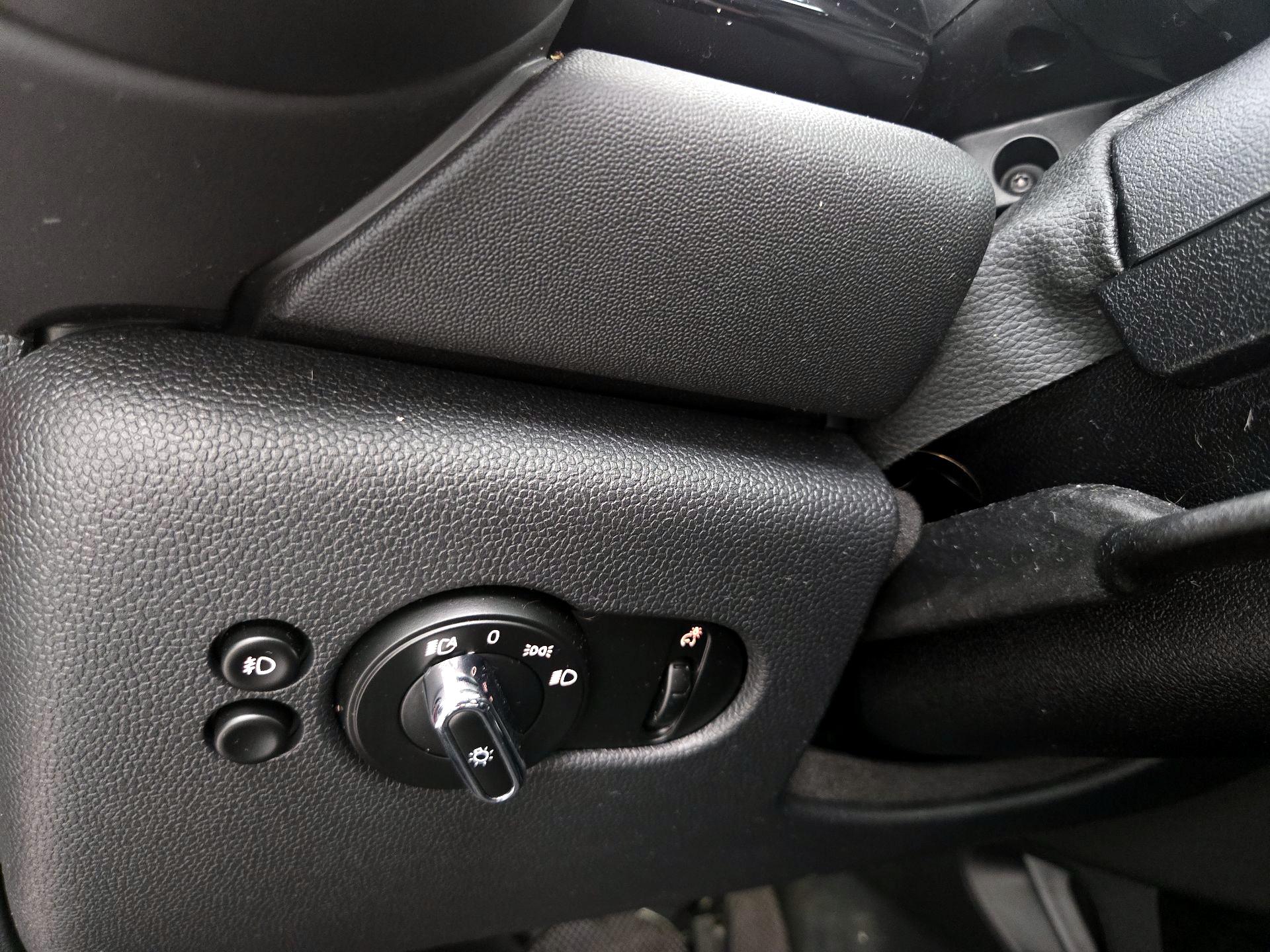 Thumbnail: 2019 MINI Cooper Hardtop - 13